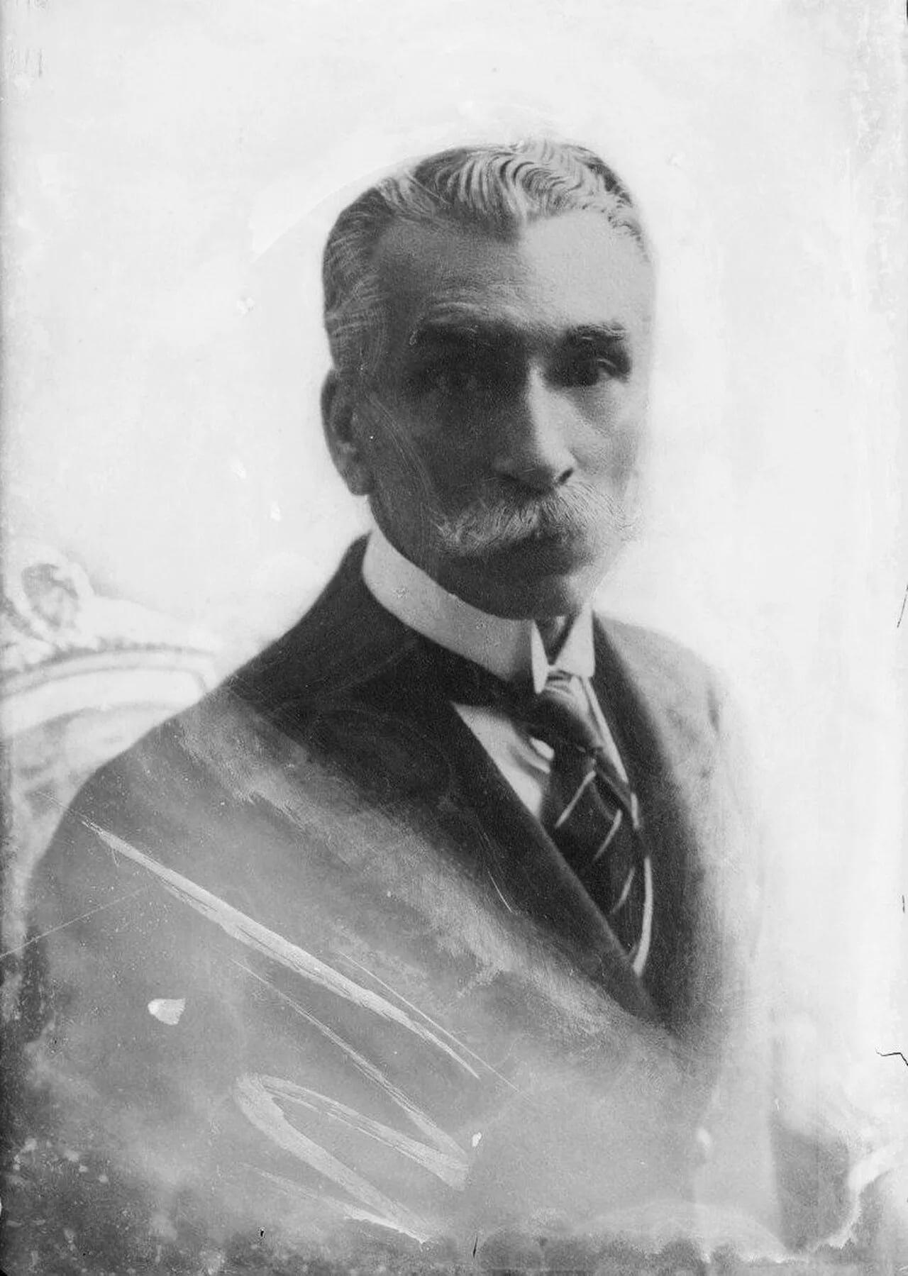 Portrait of Alfredo Baquerizo Moreno (1859–1951) – memorial page