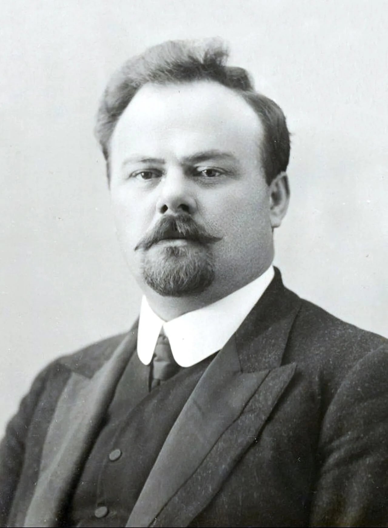 Porträt von Akaki Tschchenkeli (1874–1959) – Gedenkseite