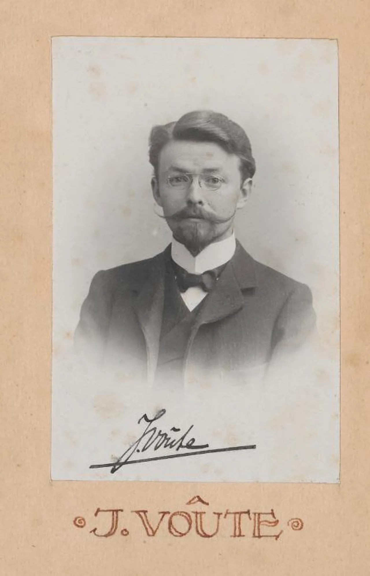 Portrait of Joan Voûte (1879–1963) – memorial page