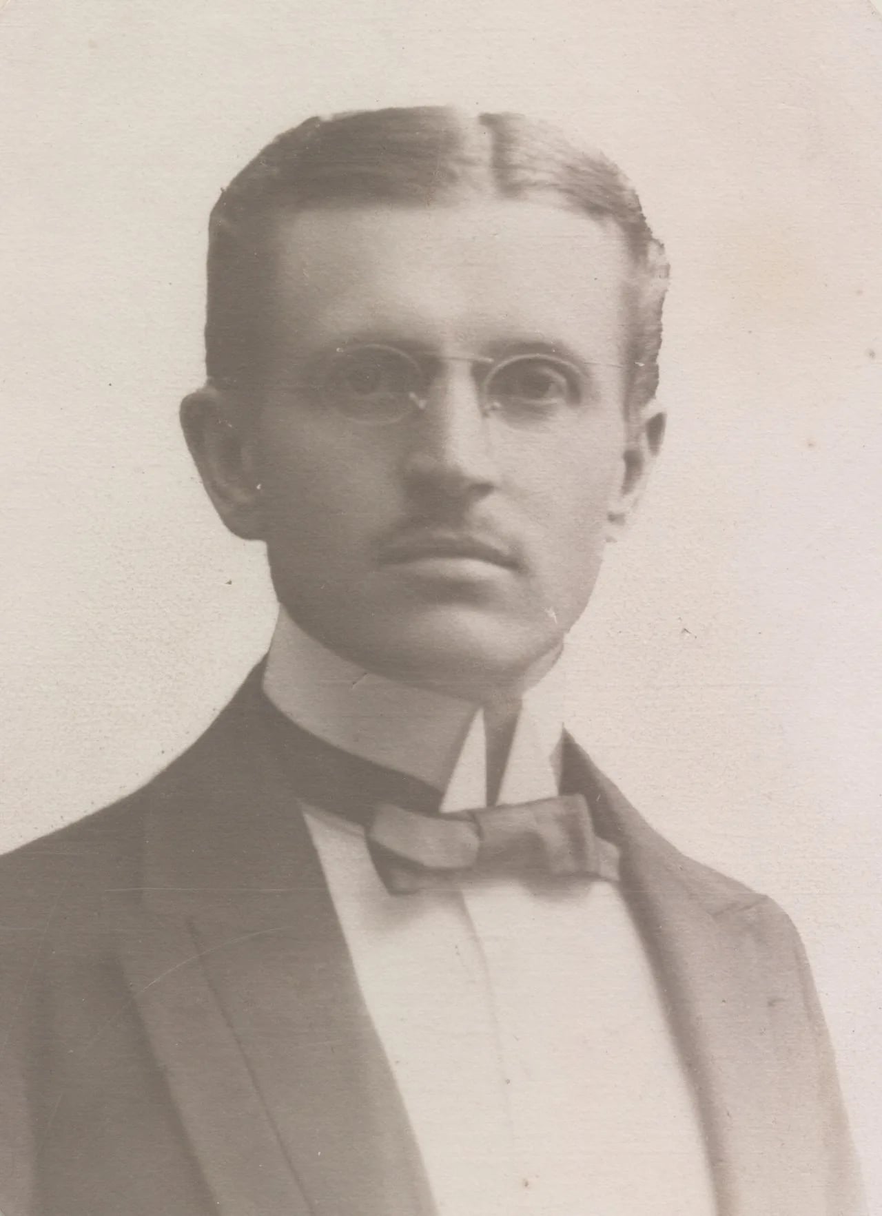 Portrait of Oskar Poppe (1866–1918) – memorial page