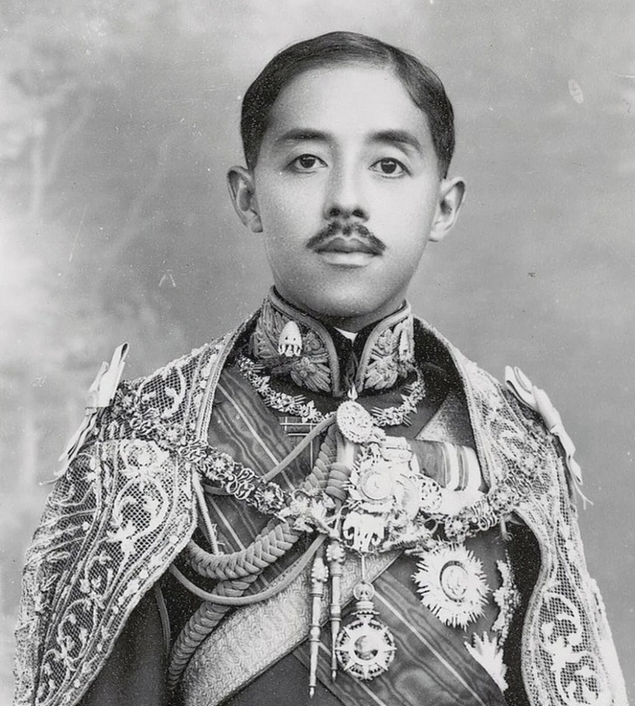 Portrait of Chakrabongse Bhuvanadh (1883–1920) – memorial page