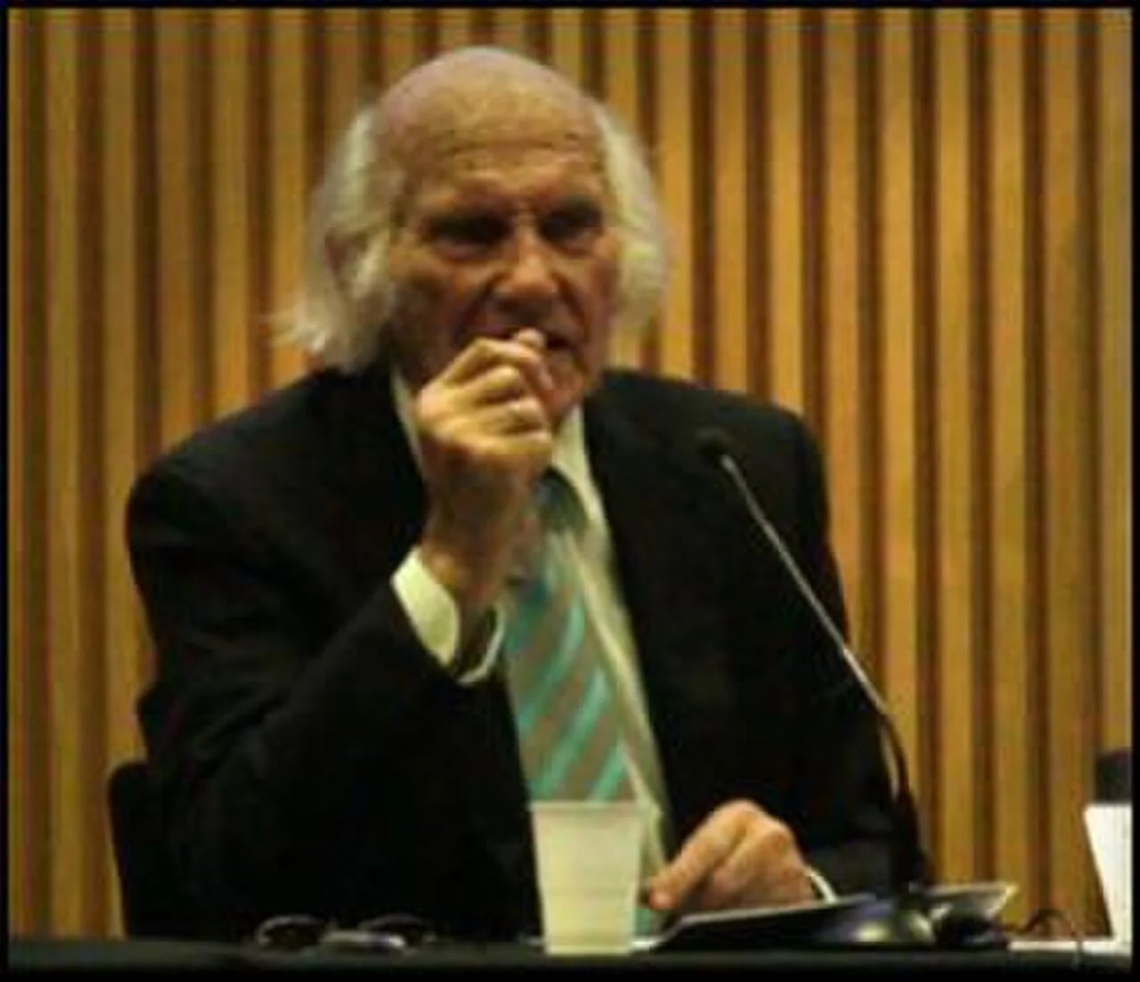 Porträt von Salvador Freixedo (1923–2019) – Gedenkseite