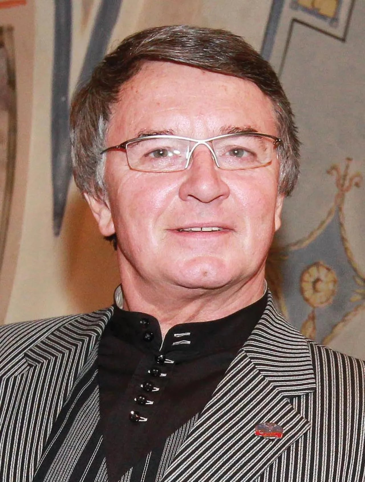 Porträt von Vlastimil Harapes (1946–2024) – Gedenkseite