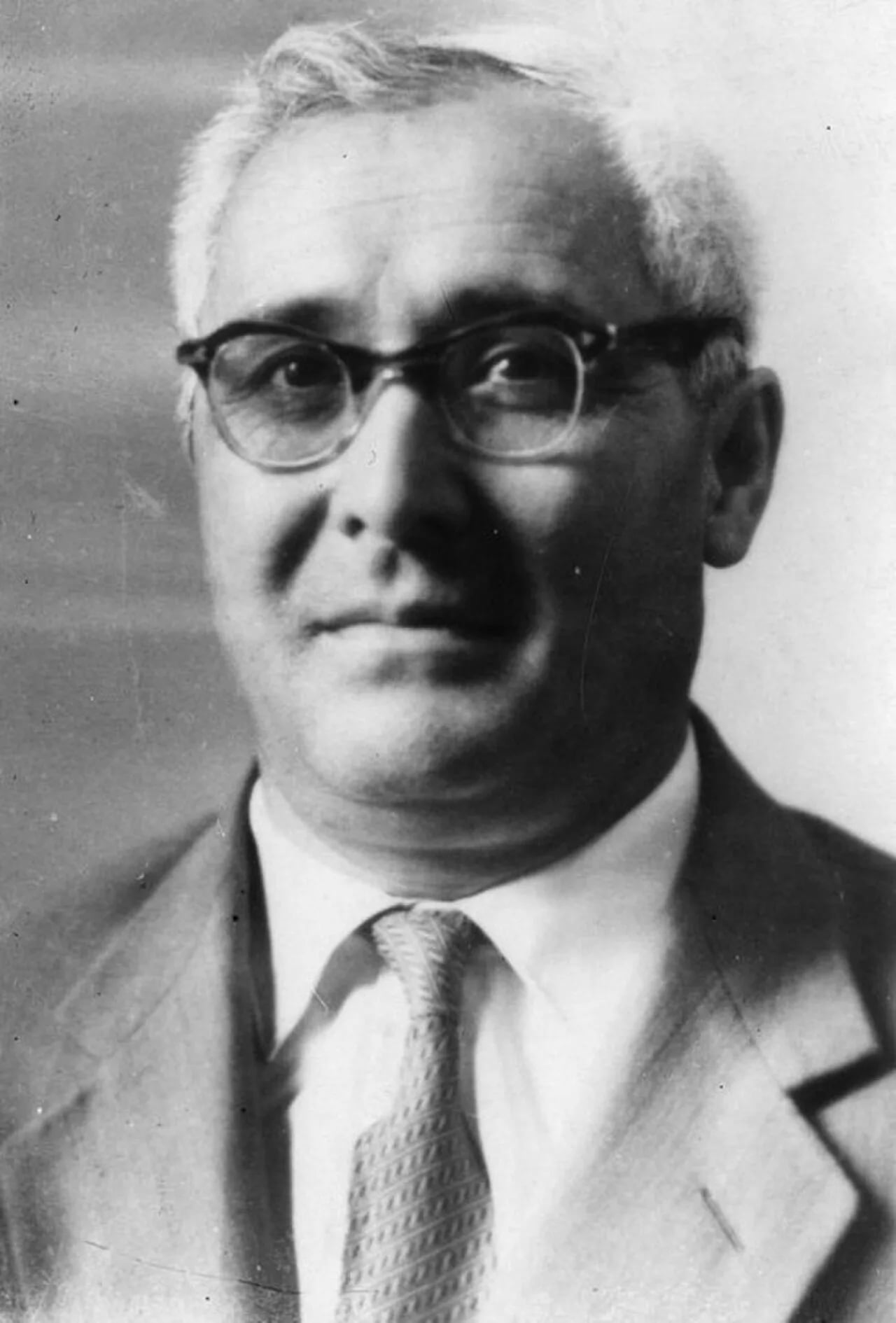 Portrait of Tashmukhamed Alievich Sarymsakov (1915–1995) – memorial page