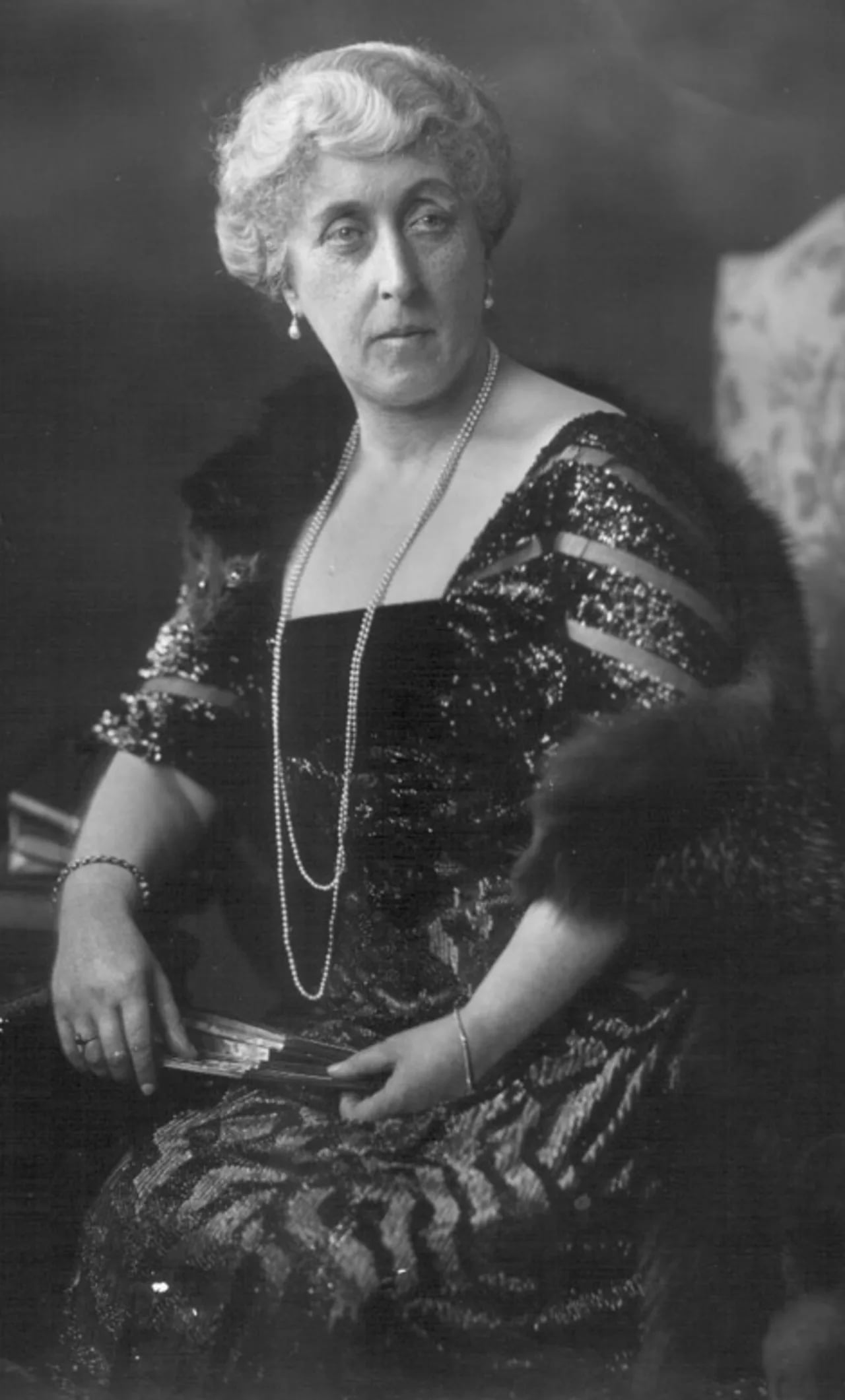 Porträt von Helena Victoria von Schleswig-Holstein-Sonderburg-Augustenburg (1870–1948) – Gedenkseite