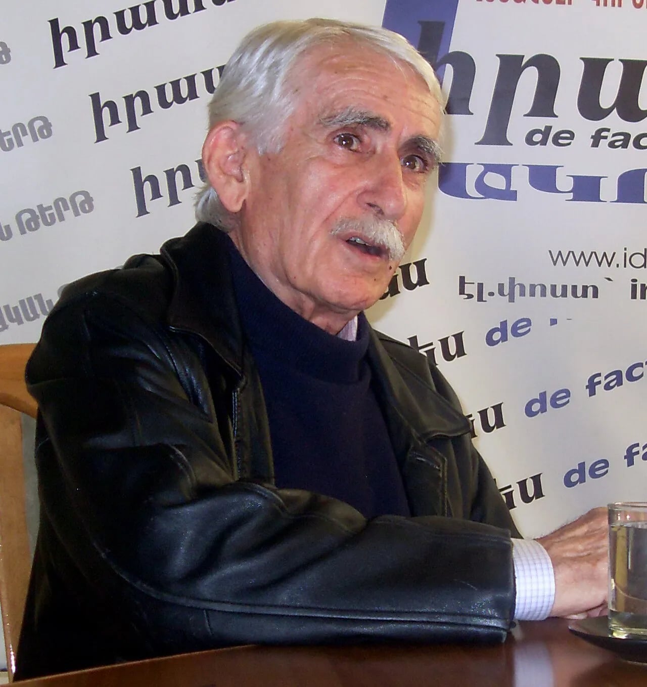 Portrait of Lewon Atojanz (1930–2021) – memorial page