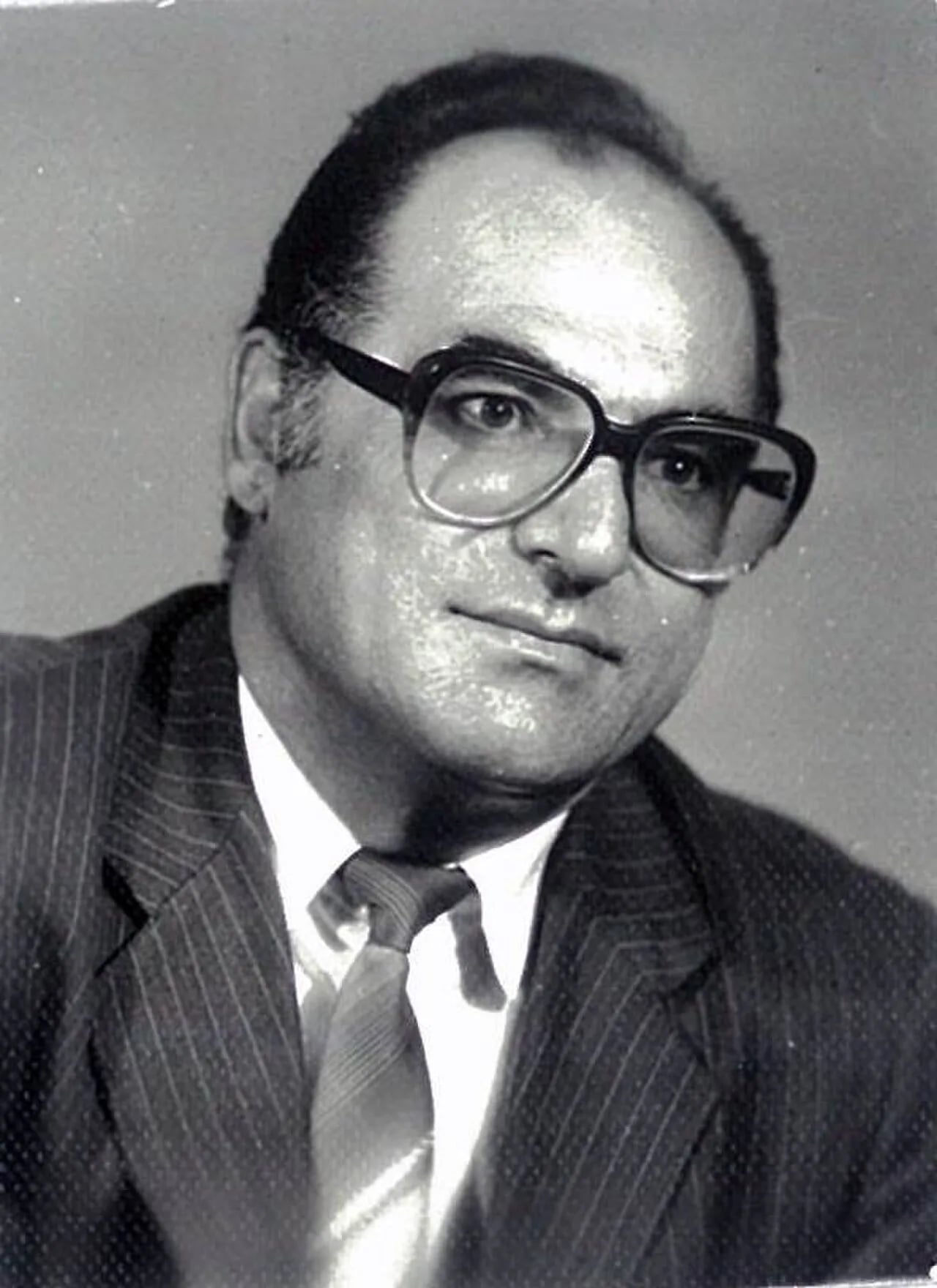 Portrait of Vigen Avagyan (1941–1998) – memorial page