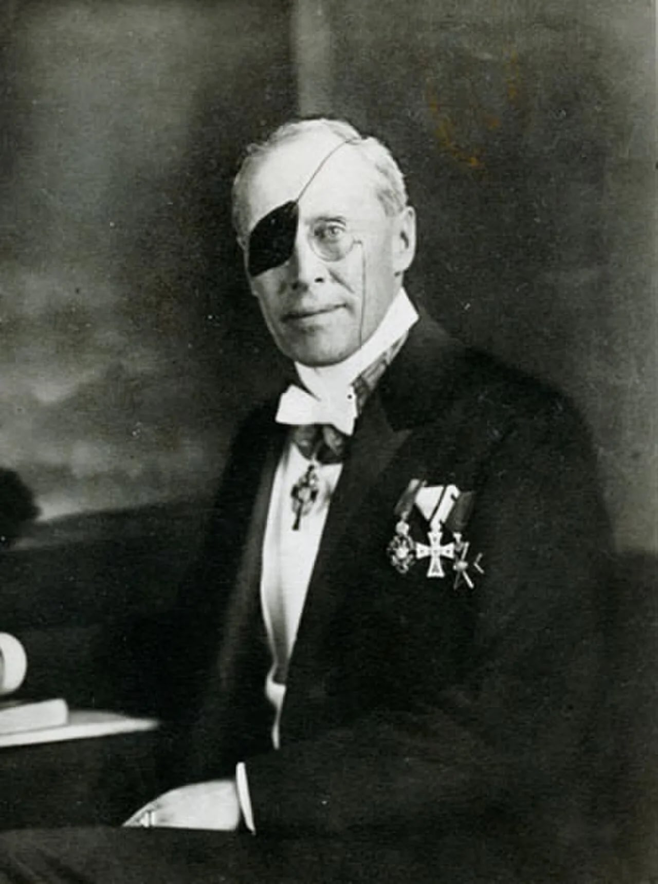 Porträt von Henrik Schollmayer-Lichtenberg (1860–1930) – Gedenkseite