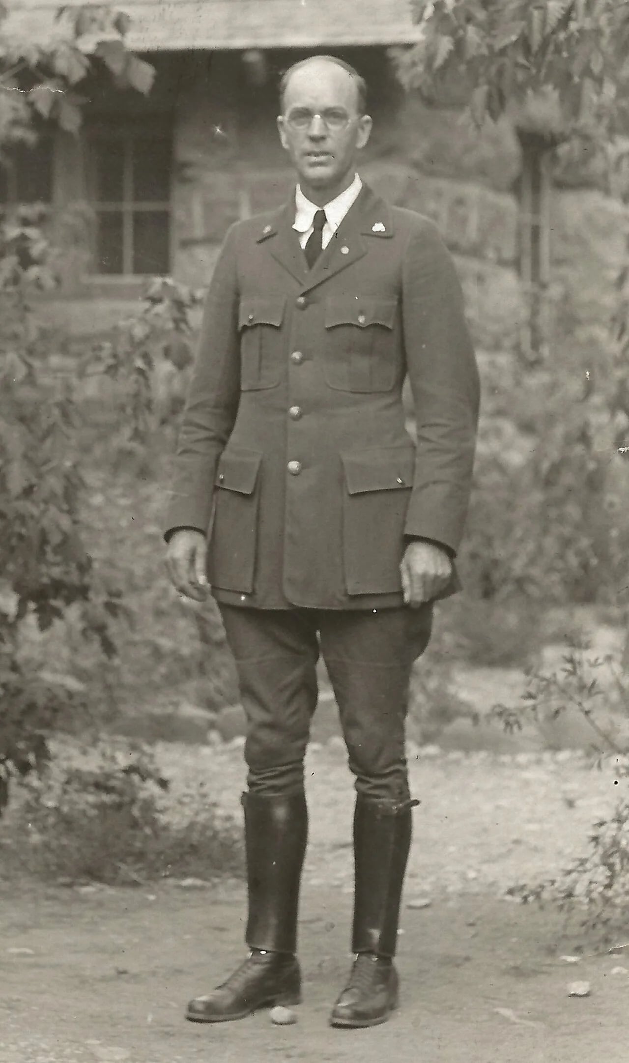 Portrait of Angus M. Woodbury (1886–1964) – memorial page