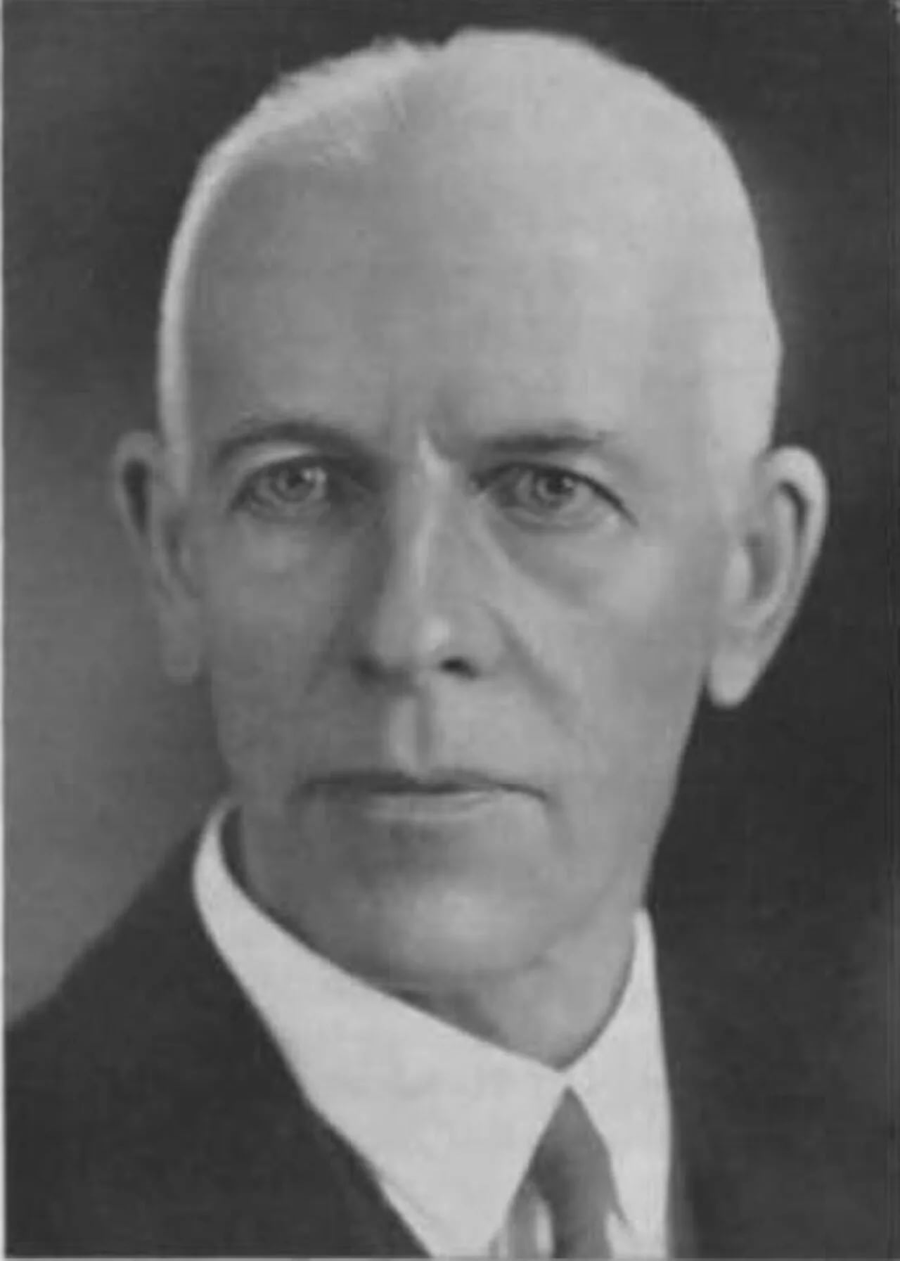 Portrait of Daniël Mackay (1878–1962) – memorial page