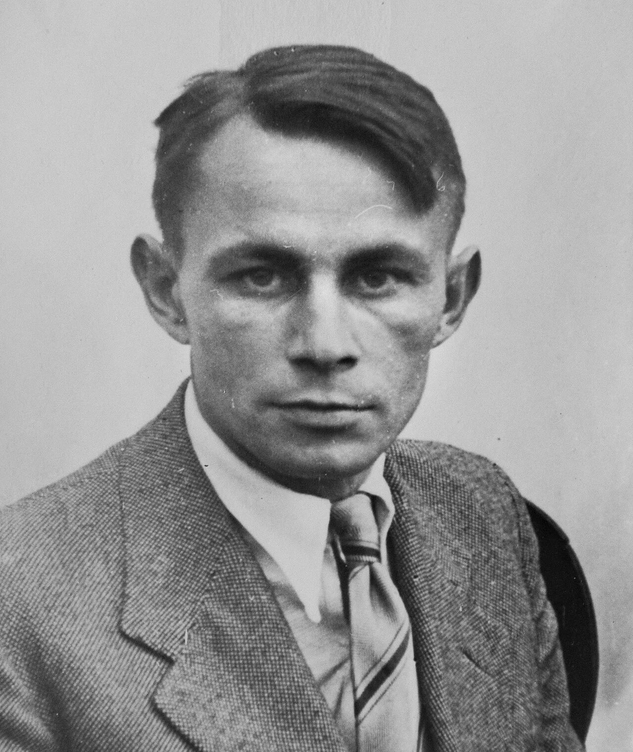 Portrait of Armand Vetulani (1909–1994) – memorial page