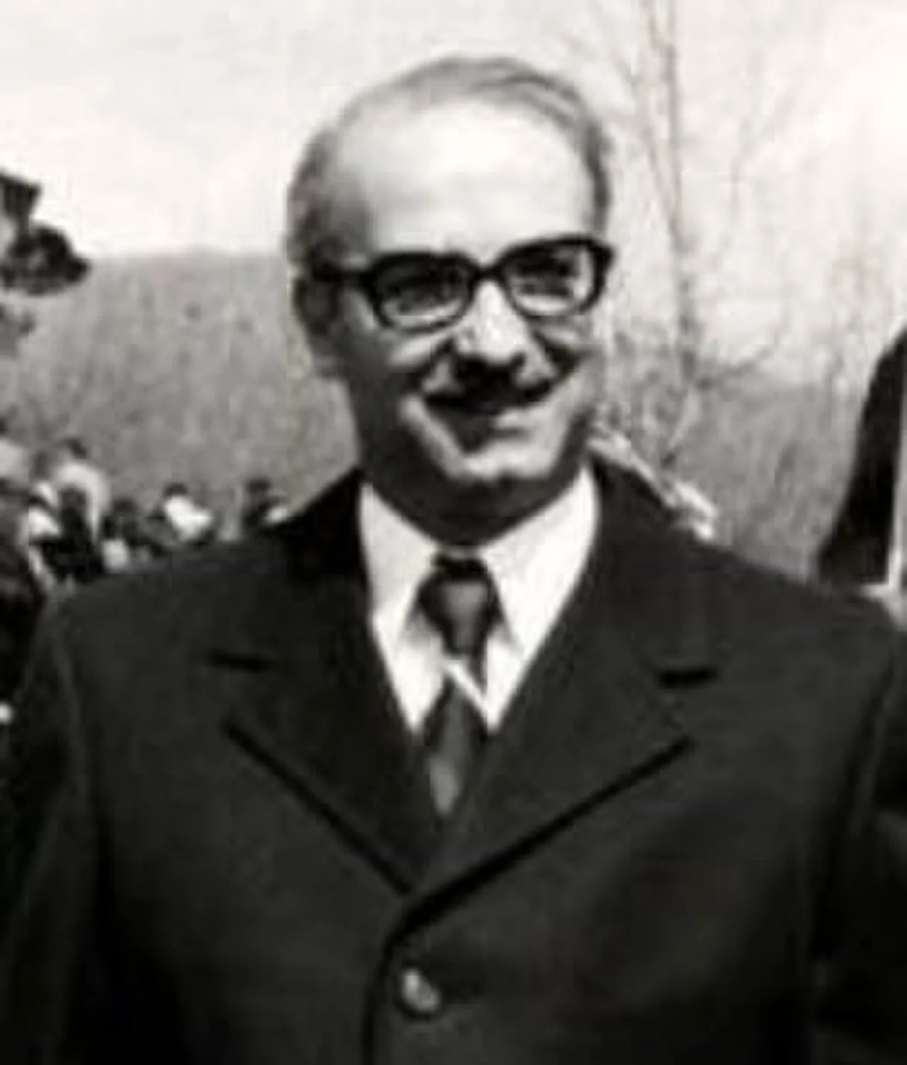 Portrait of Mahmut Bakalli (1936–2006) – memorial page