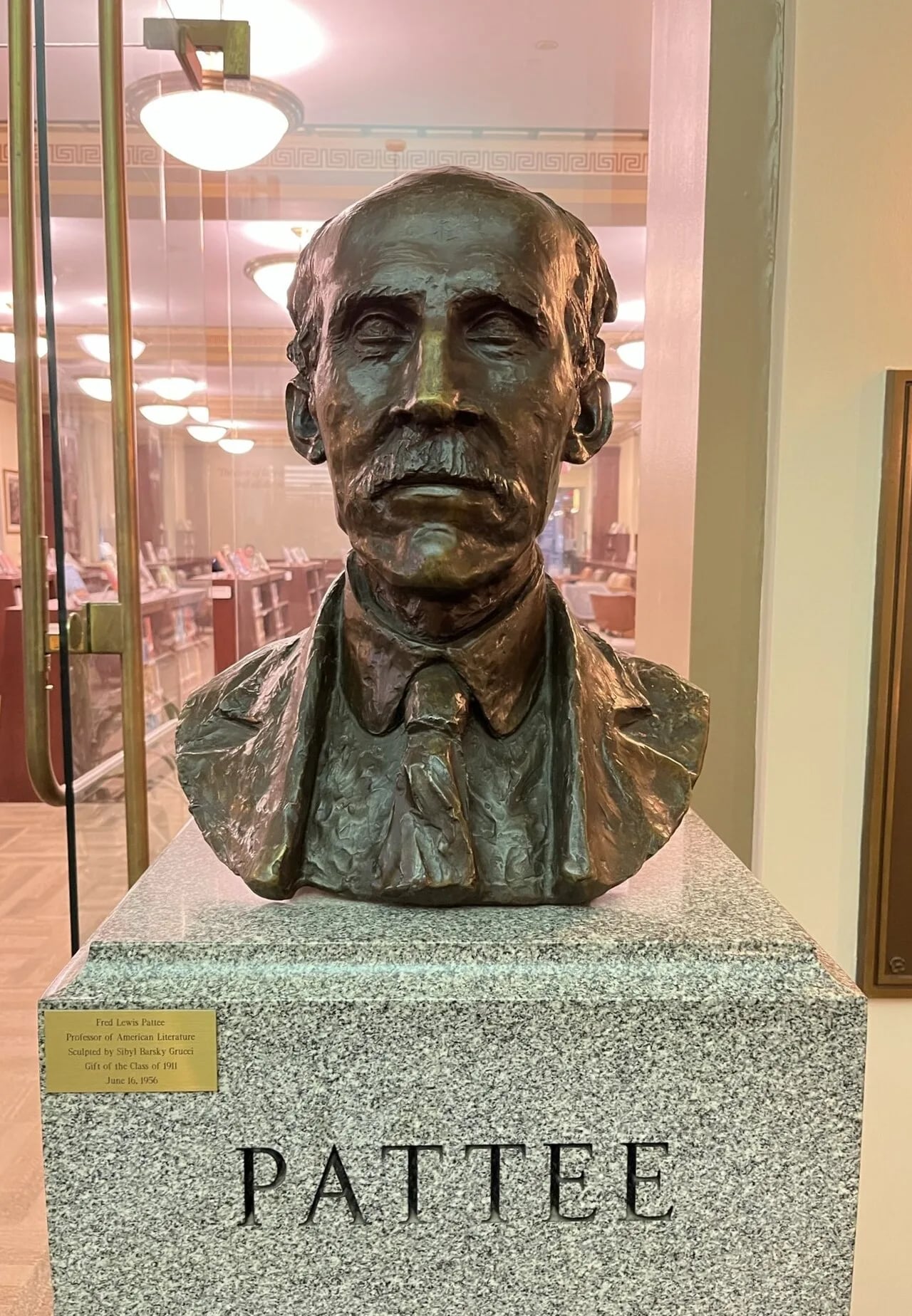 Porträt von Fred Lewis Pattee (1863–1950) – Gedenkseite