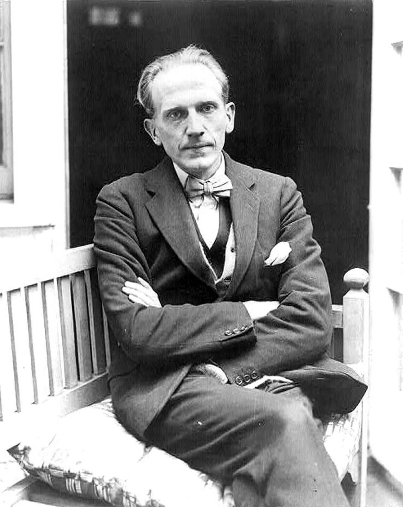 Porträt von A. A. Milne (1882–1956) – Gedenkseite