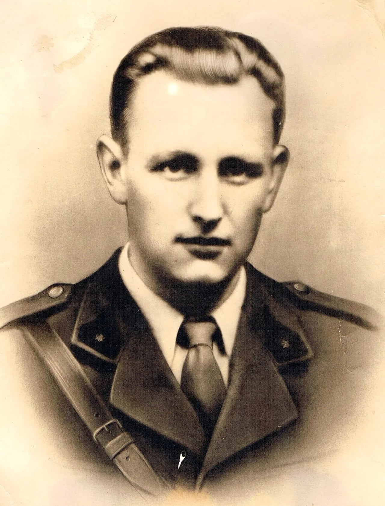 Portrait of Paul Rose (1917–1945) – memorial page