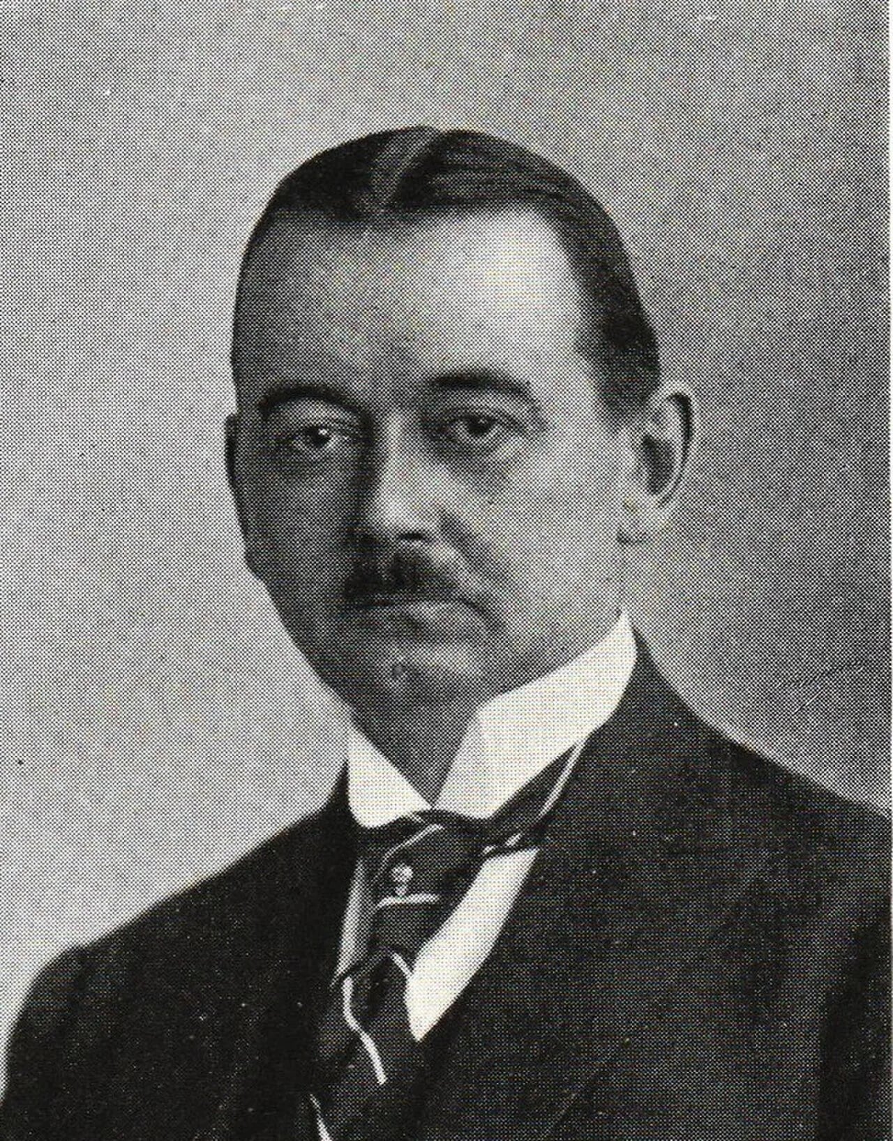 Portrait of Erik Uddenberg (1880–1945) – memorial page