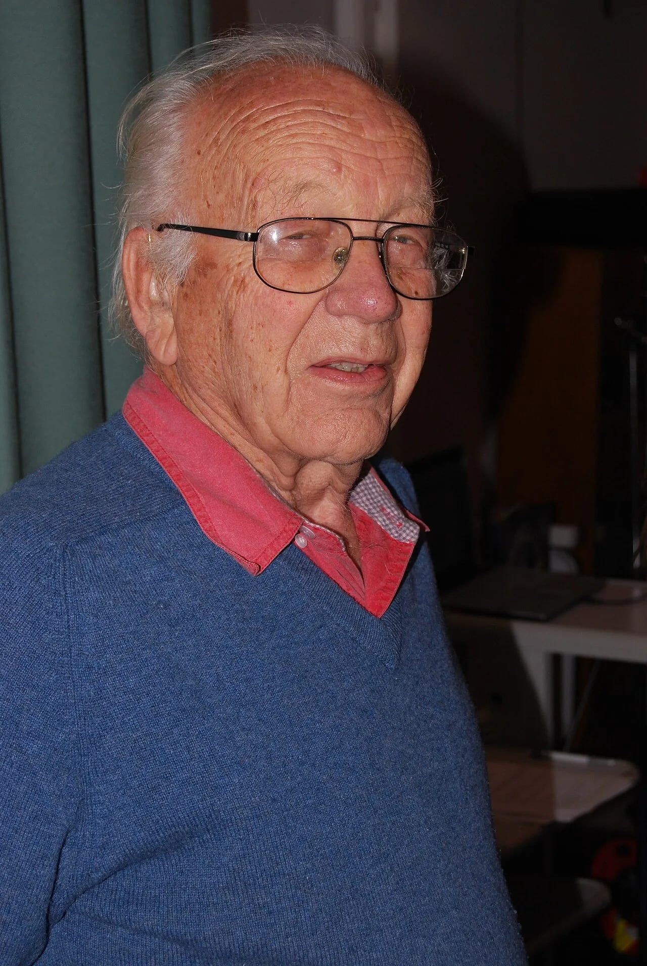 Portrait of Francis Graham-Smith (1923–2025) – memorial page