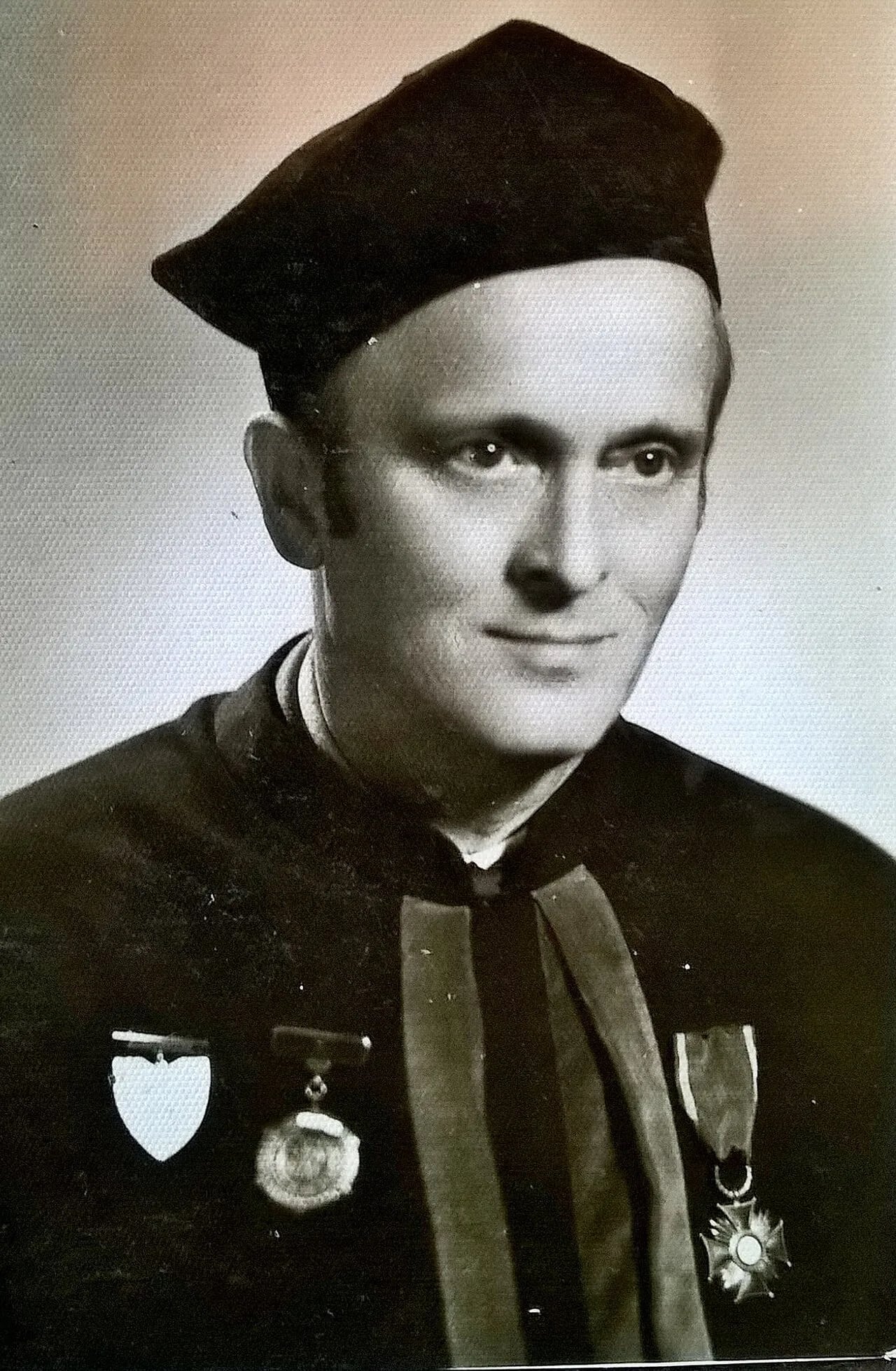 Portrait of Mieczysław Jasnowski (1920–1993) – memorial page