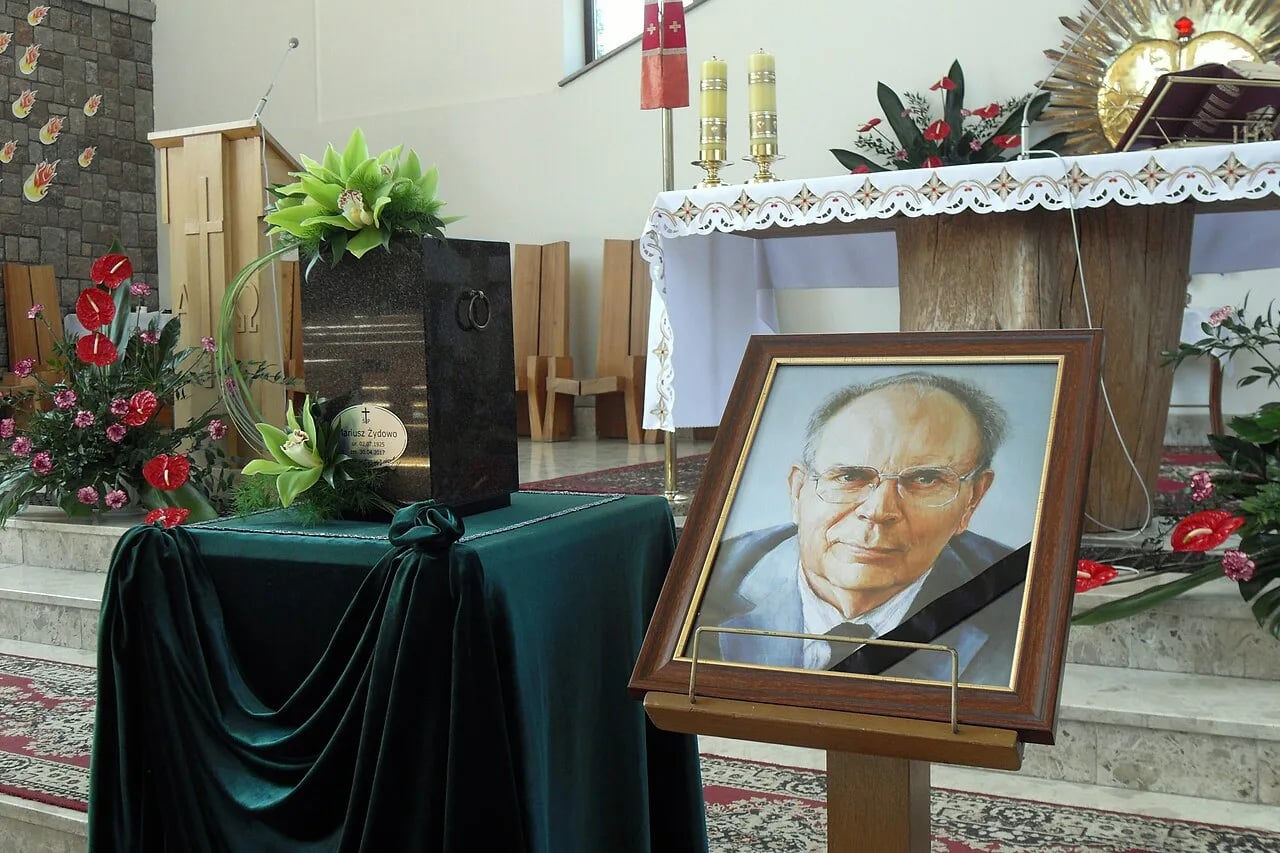 Portrait of Mariusz M. Żydowo (1925–2017) – memorial page