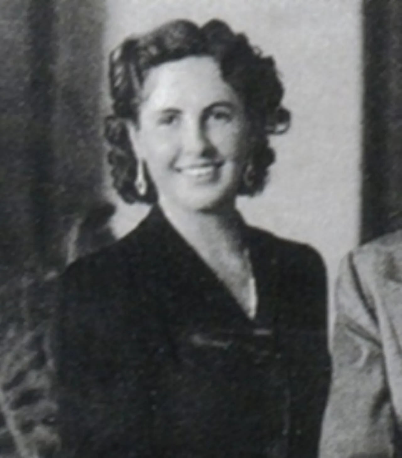 Portrait of Maria Francisca de Orléans e Bragança (1914–1968) – memorial page