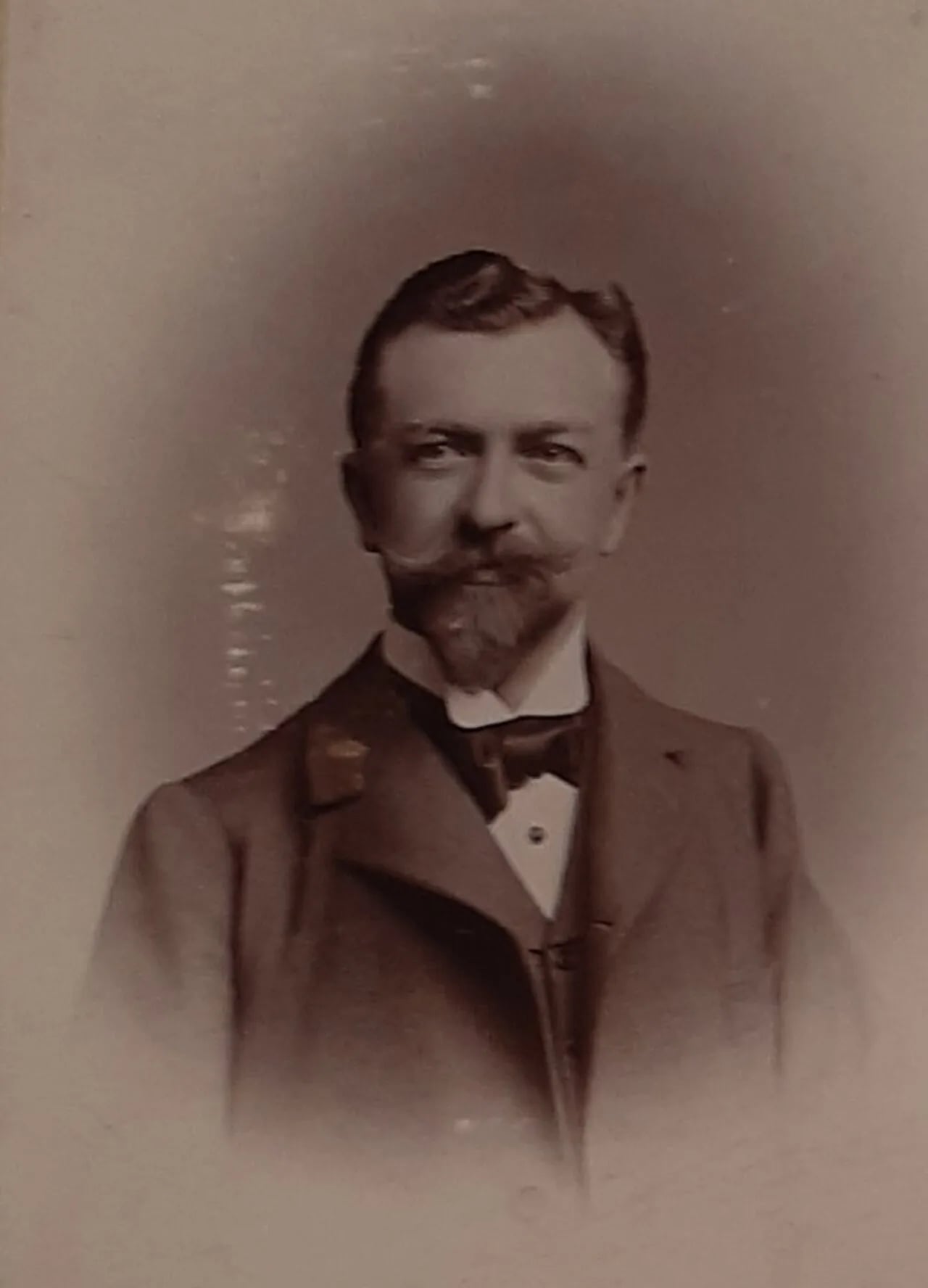 Porträt von Paul Vilain (1860–1933) – Gedenkseite