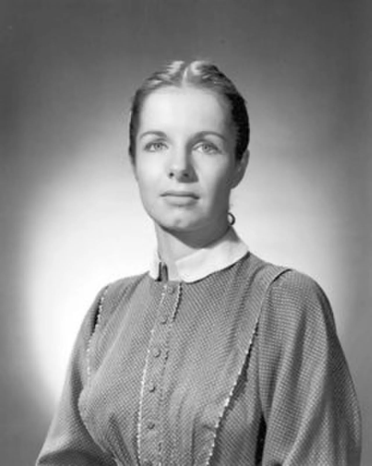 Portrait of Phyllis Love (1925–2011) – memorial page