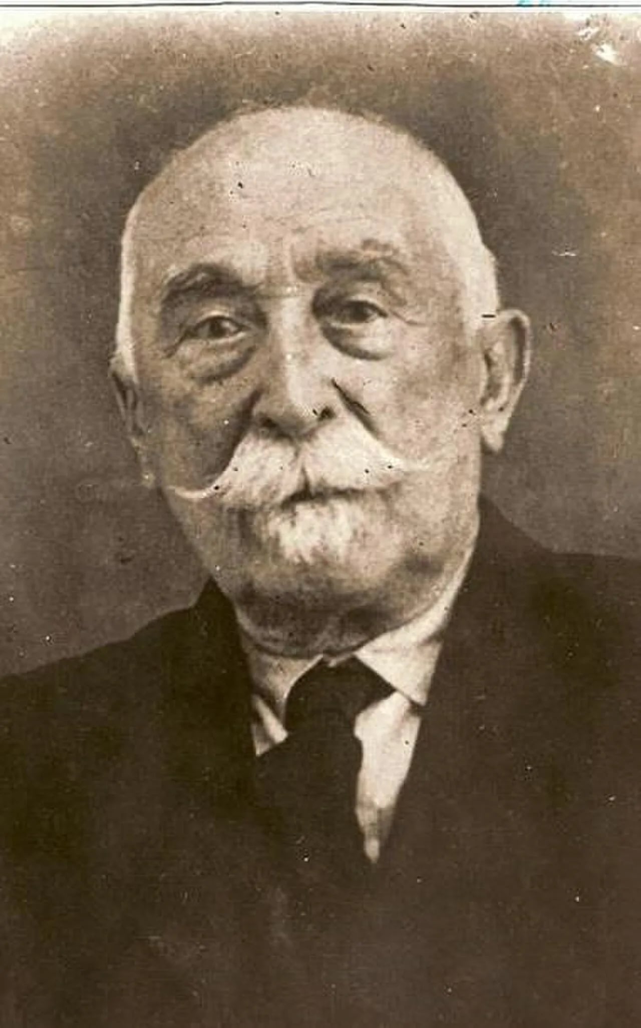 Porträt von Emilio Valenciano (1851–1934) – Gedenkseite