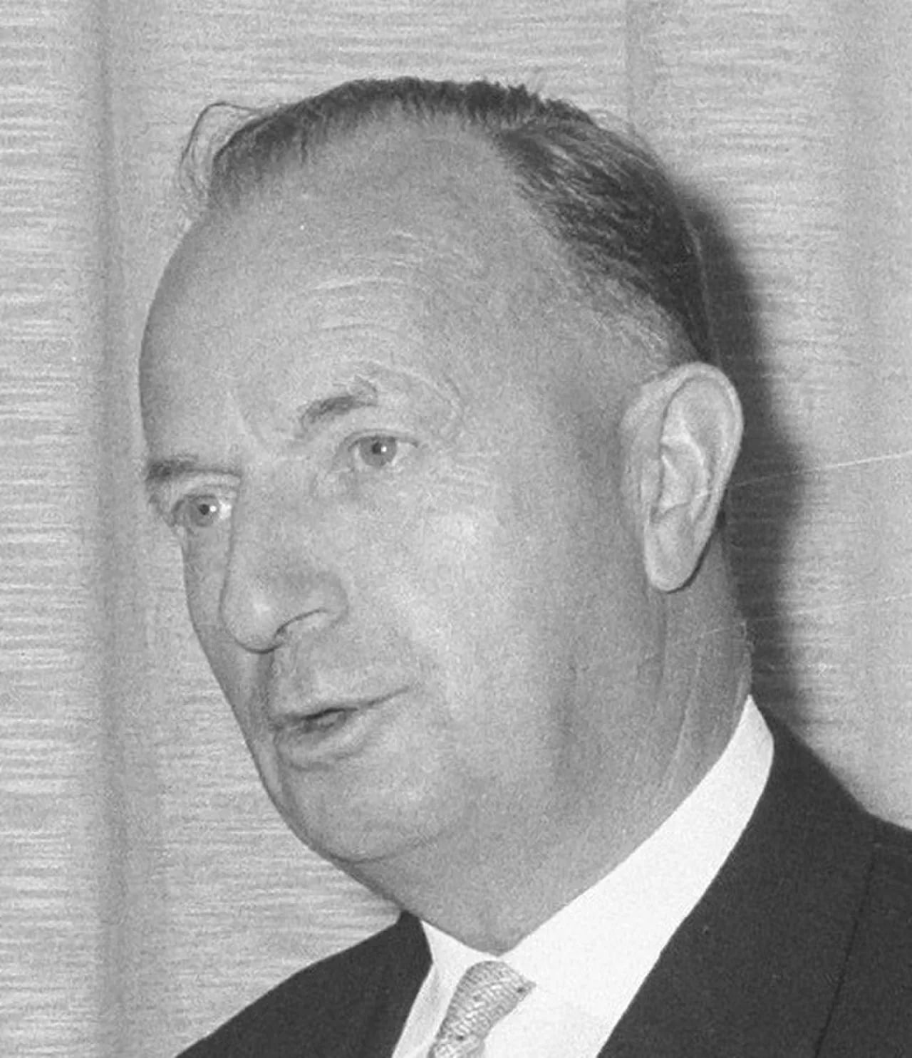 Portrait of Cees Egas (1913–2001) – memorial page