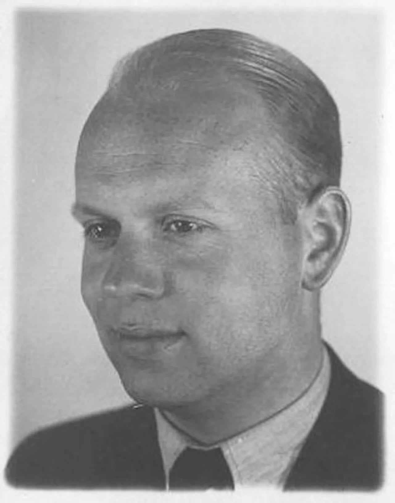 Portrait of Frits Boverhuis (1915–1944) – memorial page