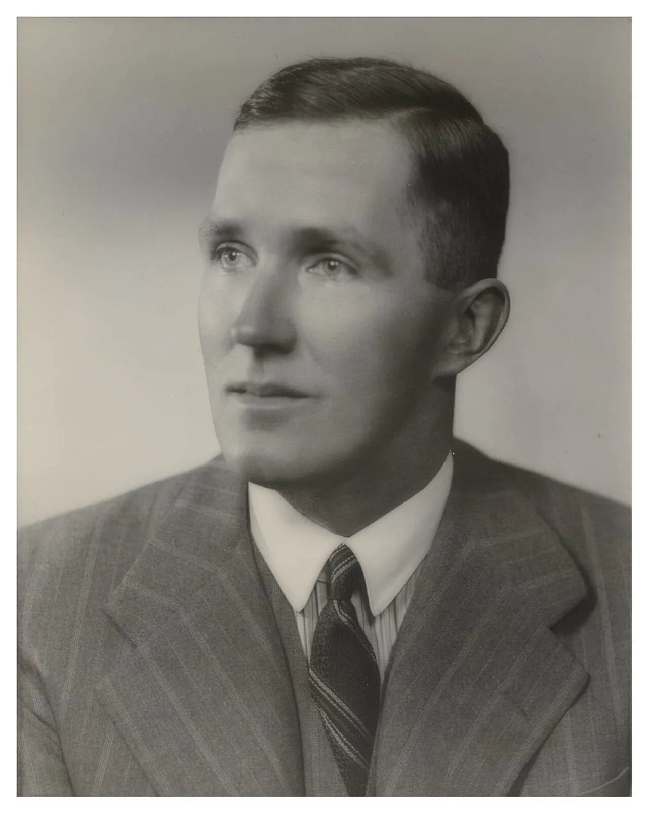Porträt von Alexander Armstrong (1916–1985) – Gedenkseite