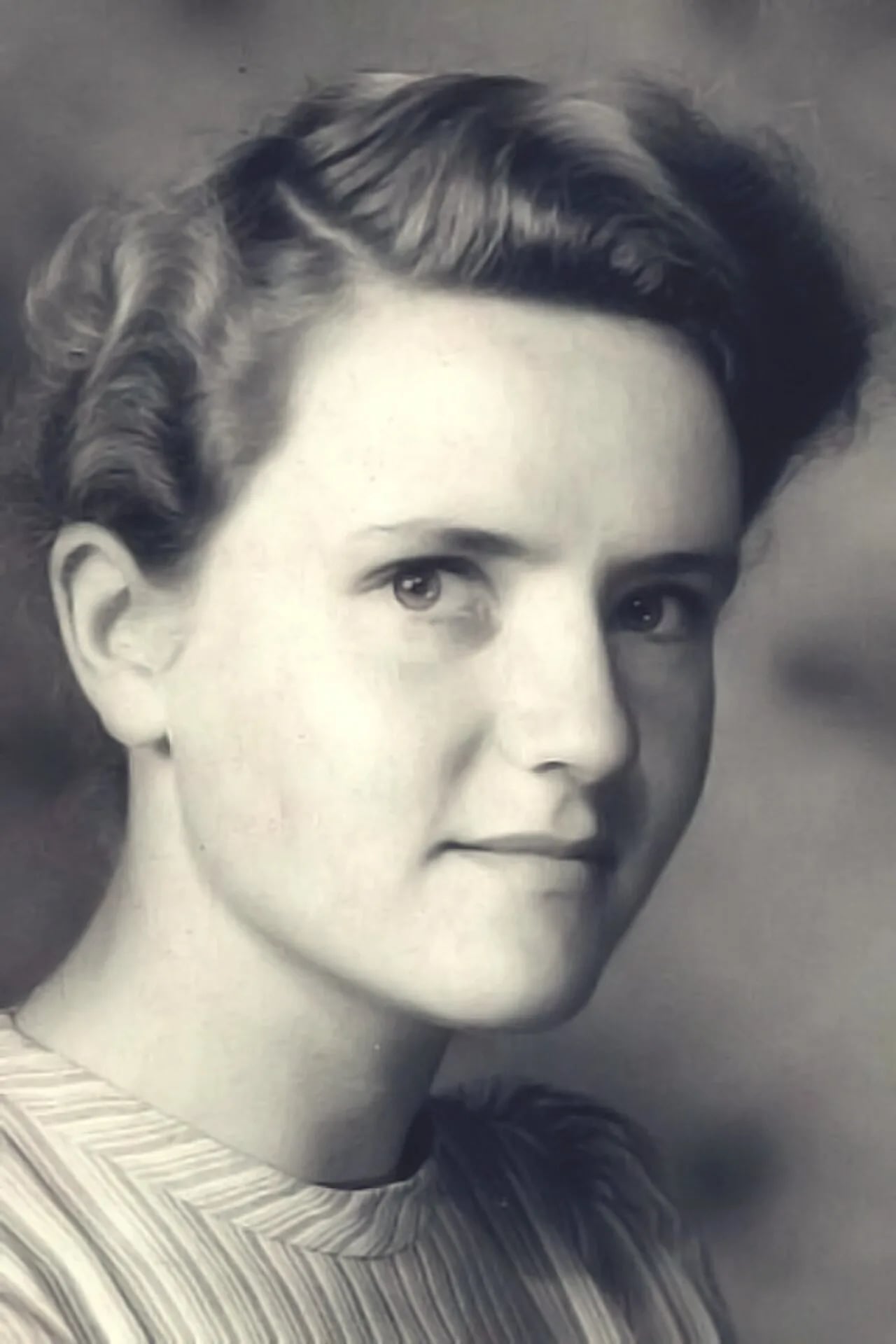 Portrait of Anna Adams (1926–2011) – memorial page