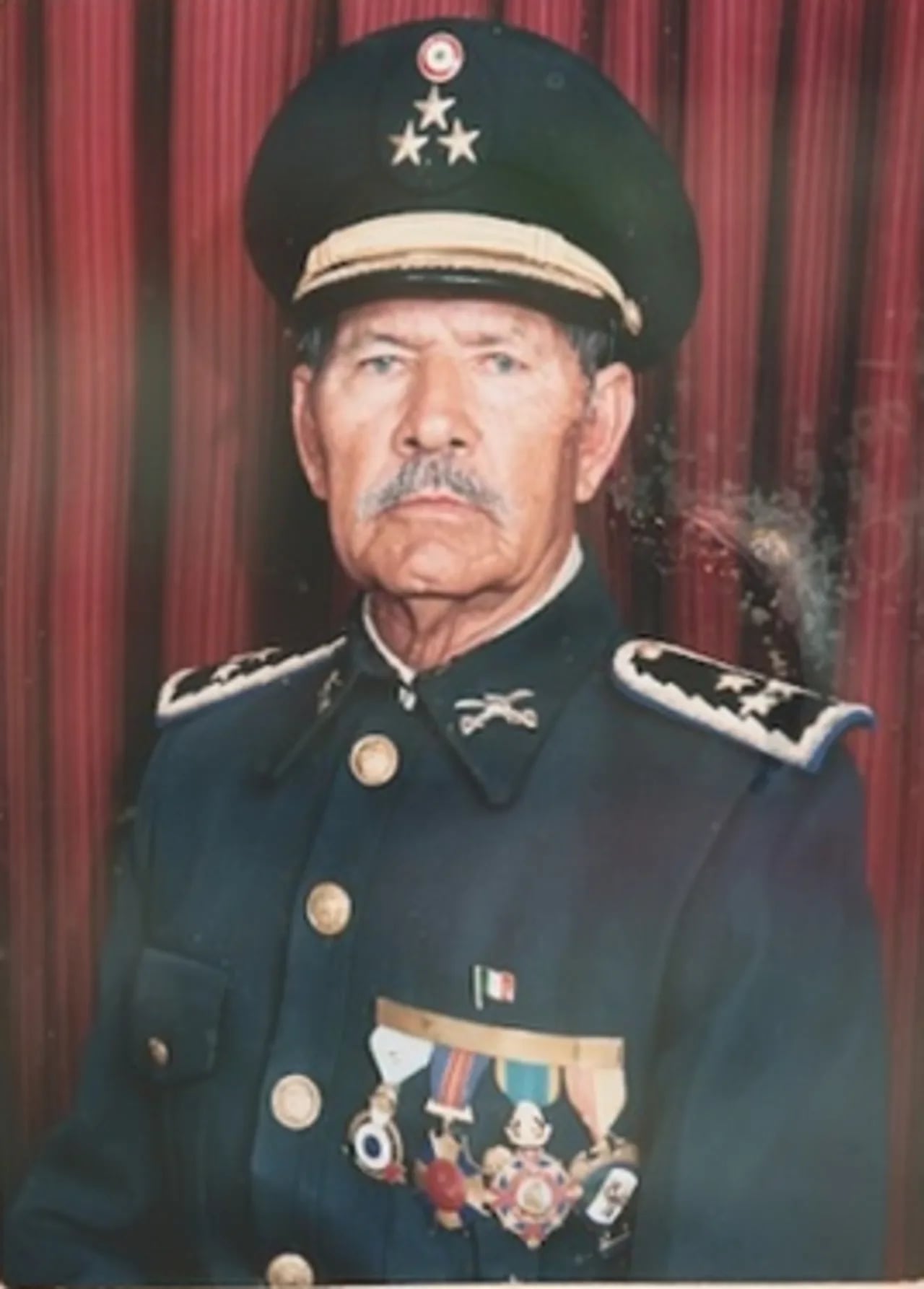 Portrait of Guillermo Flores Reyes (1898–2014) – memorial page