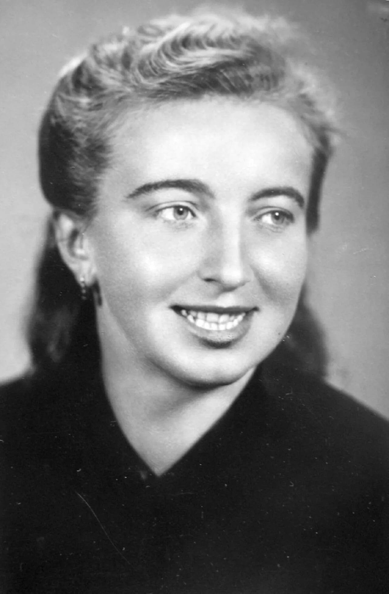 Portrait of Rosa Tahedl (1917–2006) – memorial page