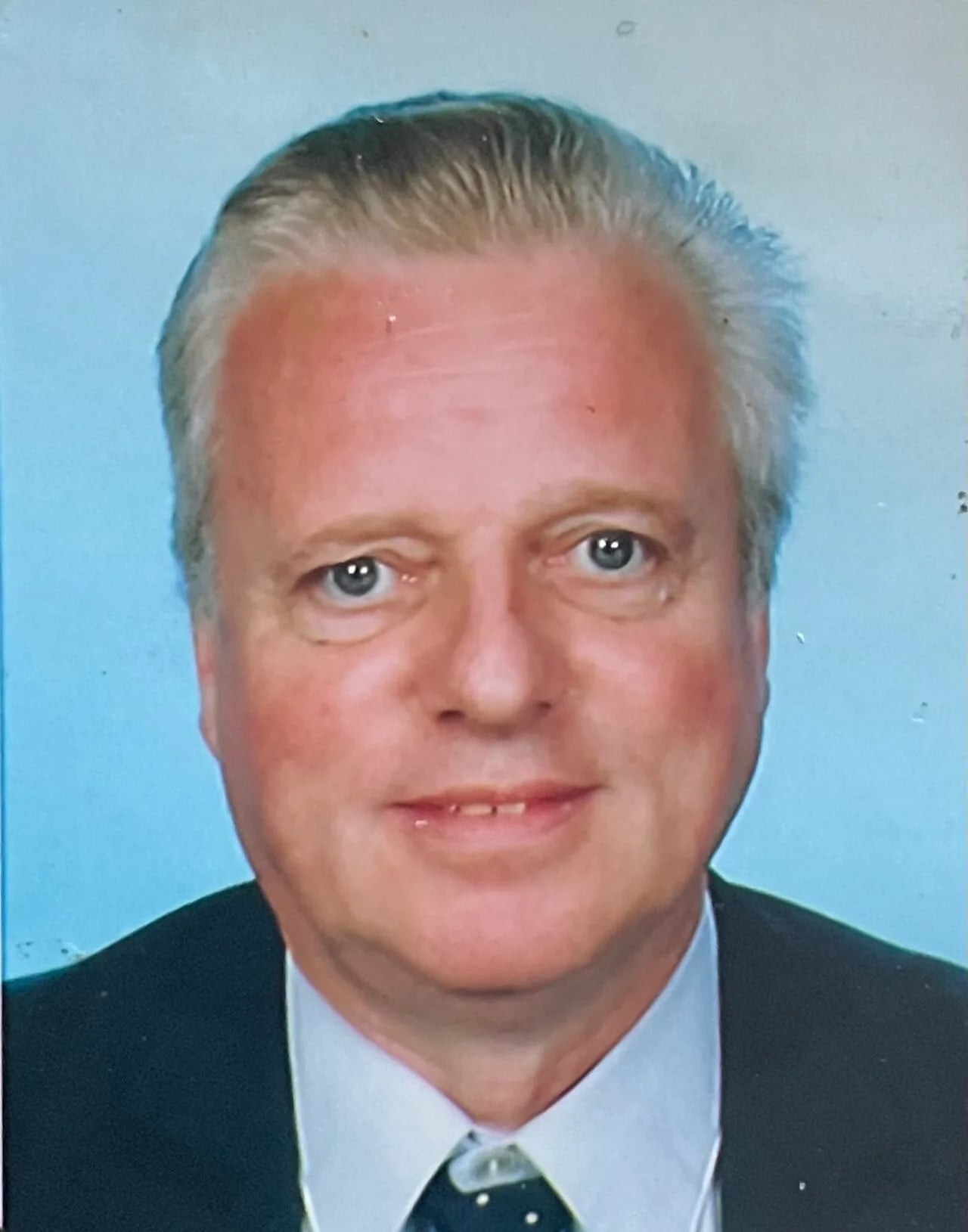 Portrait of Ruud Hoff (1949–2020) – memorial page