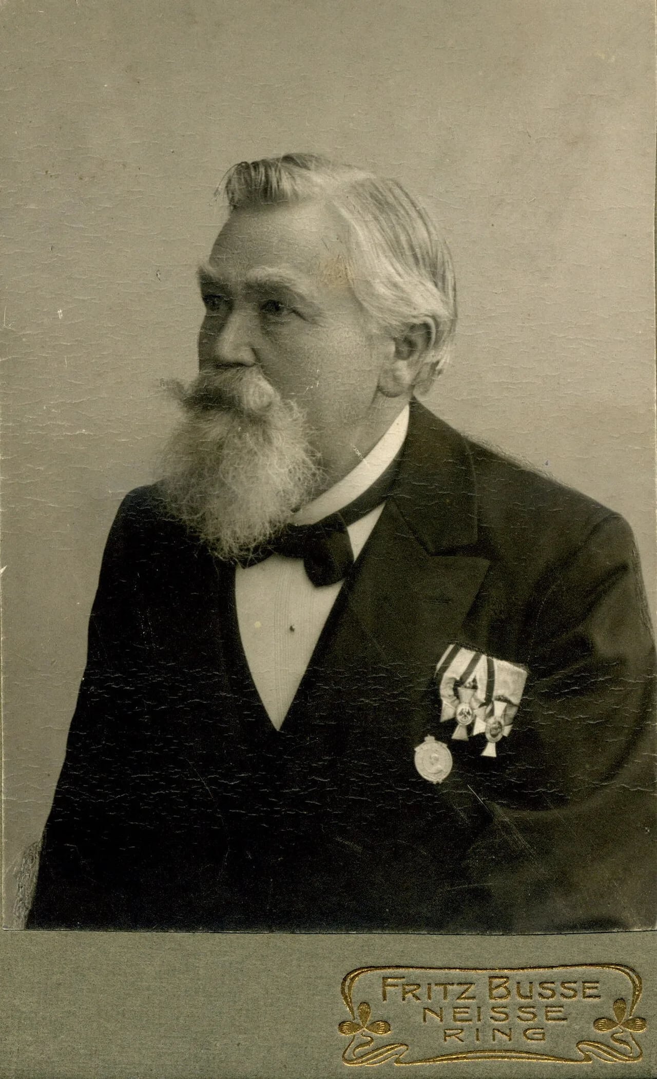Porträt von Johannes Hellmann (1840–1924) – Gedenkseite
