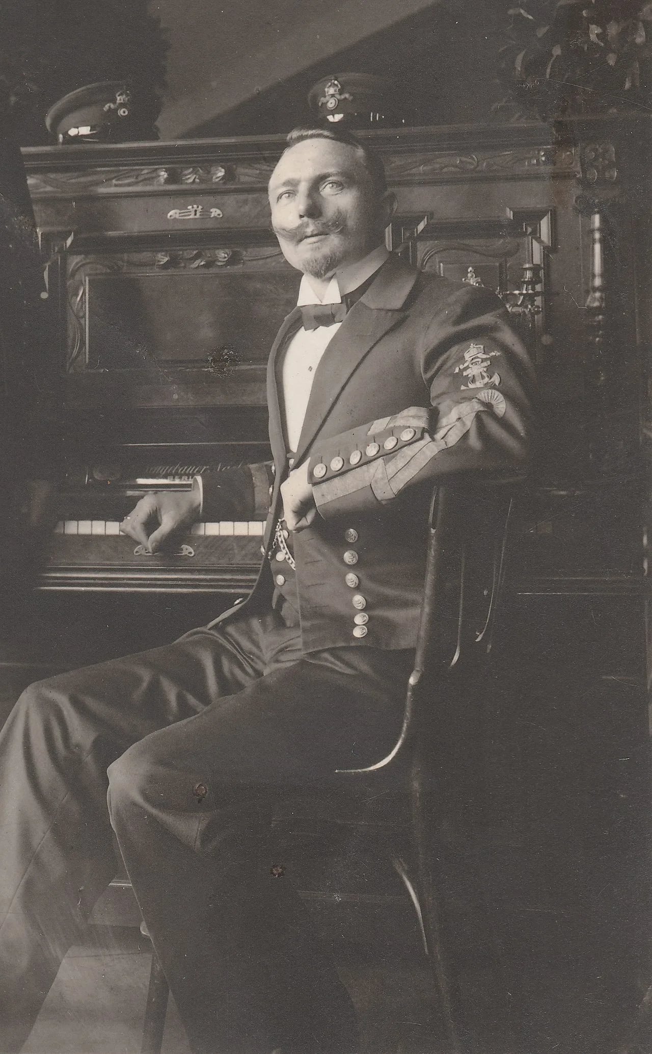 Porträt von Theodor Ludwig Karl Krieghoff (1879–1946) – Gedenkseite