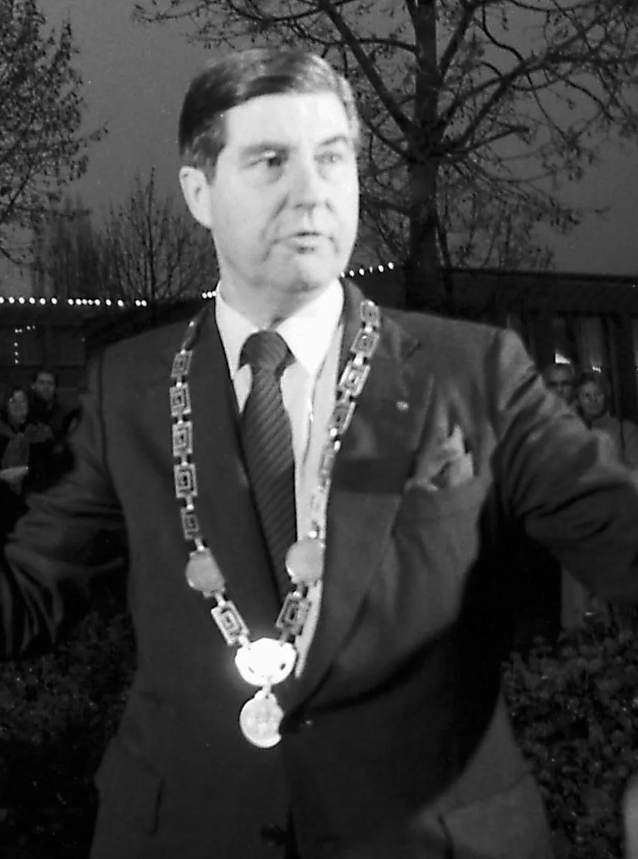Portrait of Don Burgers (1932–2006) – memorial page