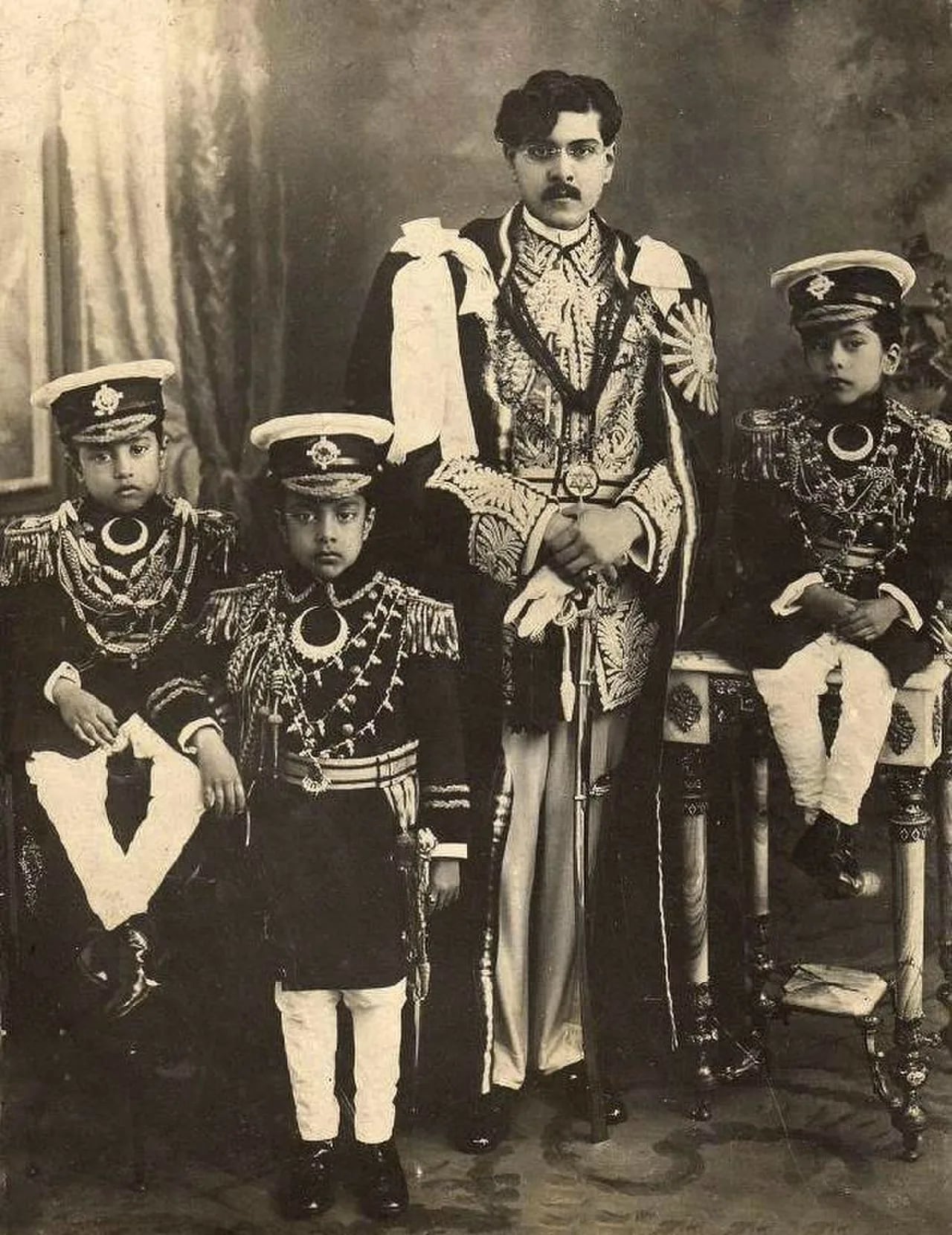 Porträt von Prince Basundhara of Nepal (1921–1977) – Gedenkseite