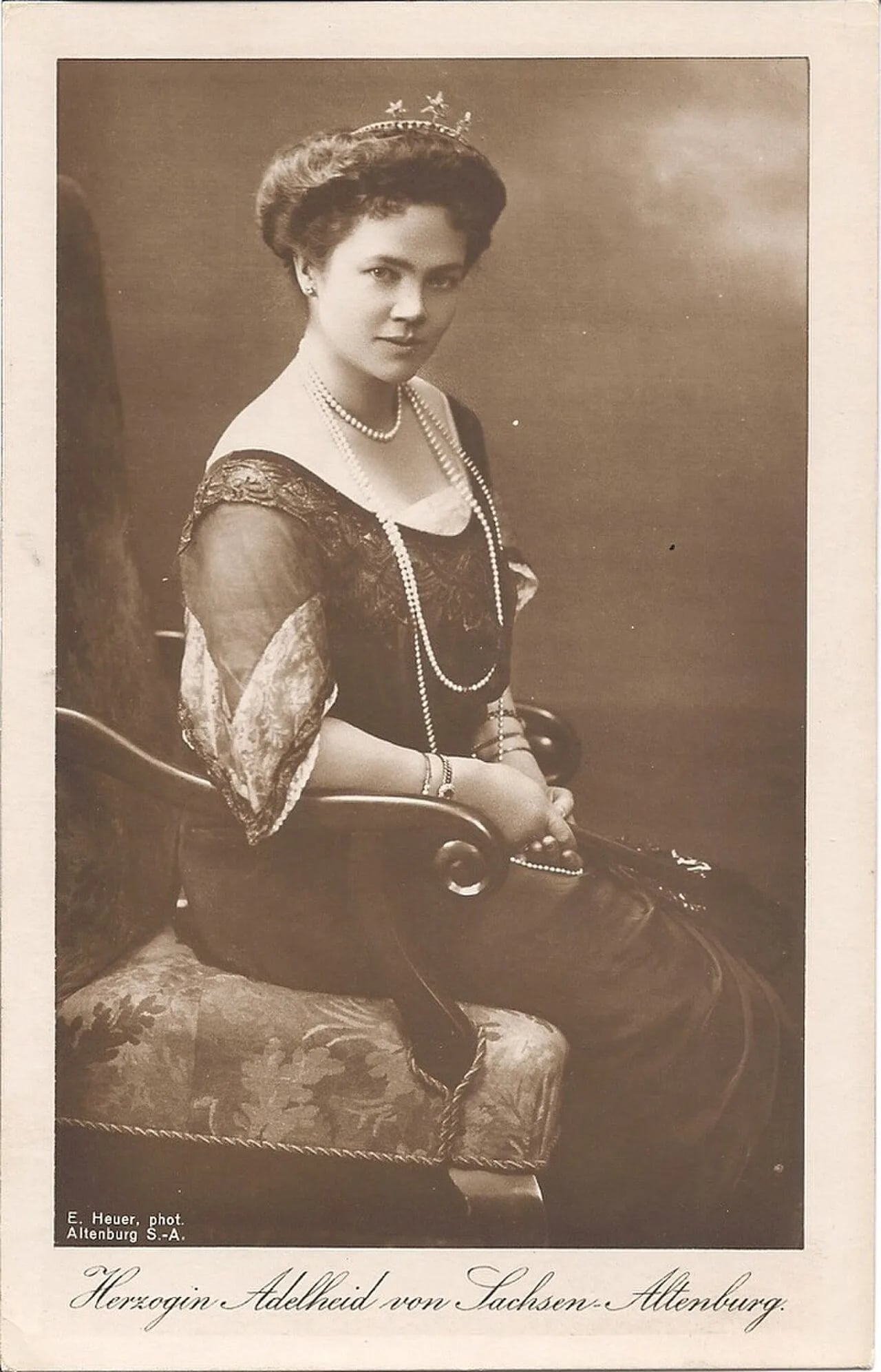 Porträt von Adelheid zu Schaumburg-Lippe (1875–1971) – Gedenkseite
