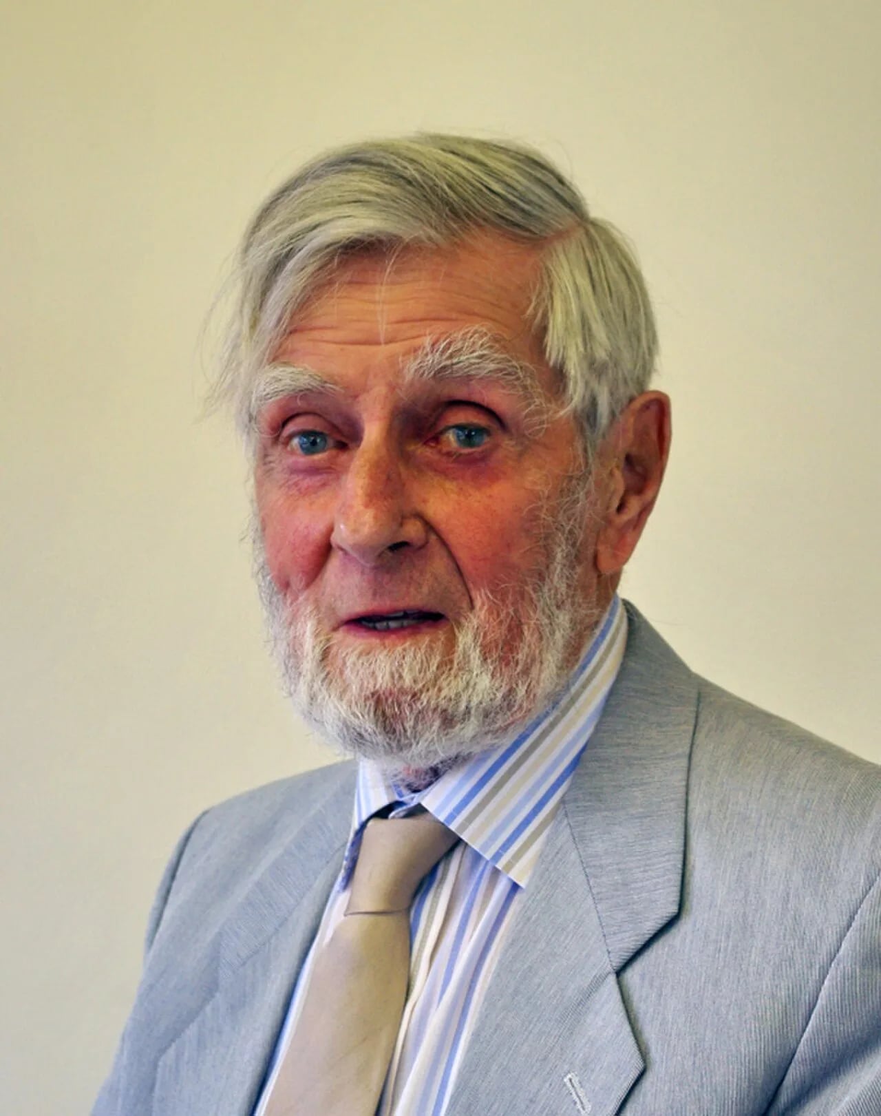 Portrait of David Edmund Talbot Garman (1922–2019) – memorial page