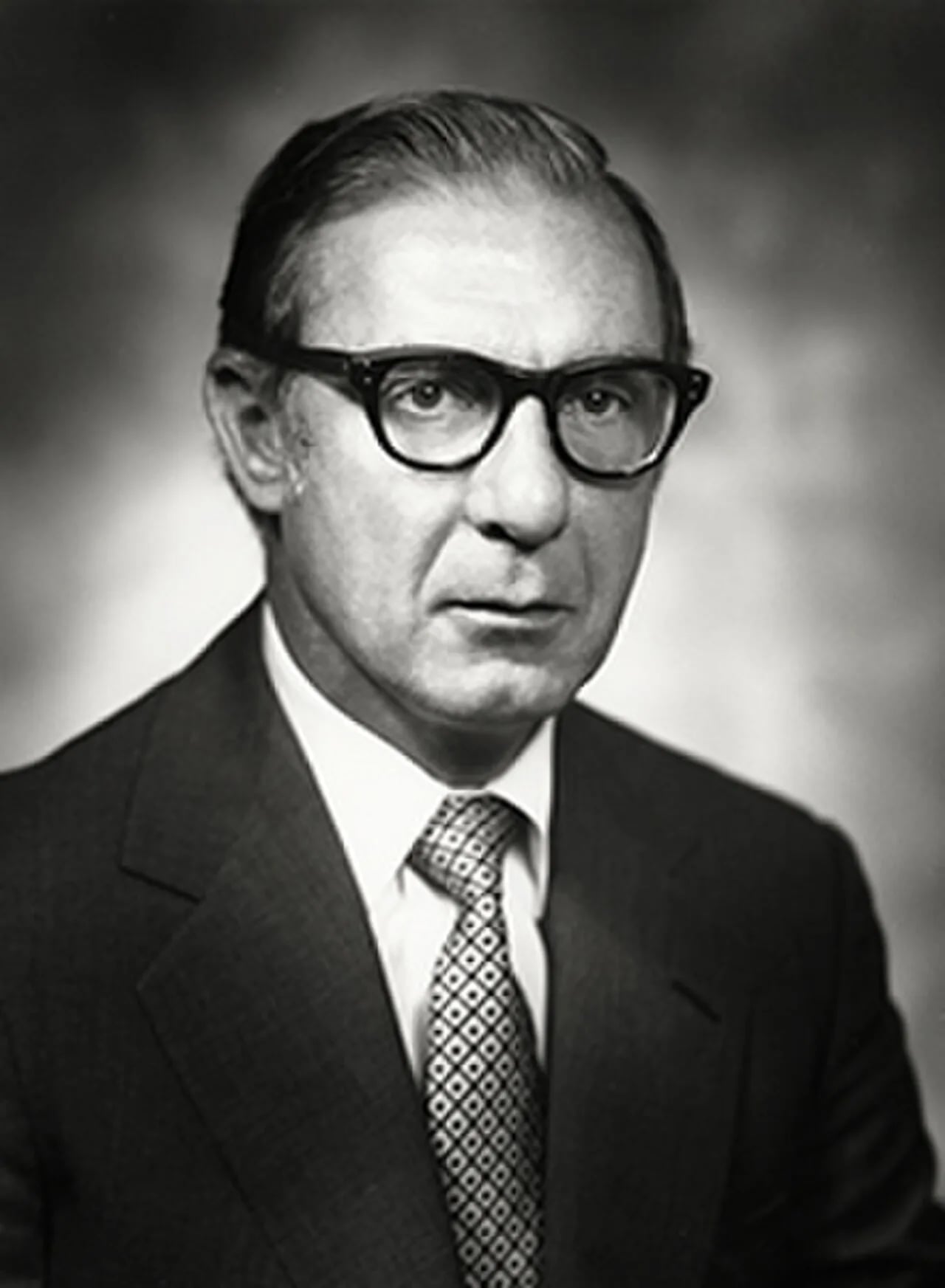 Portrait of Lyle Gramley (1927–2015) – memorial page