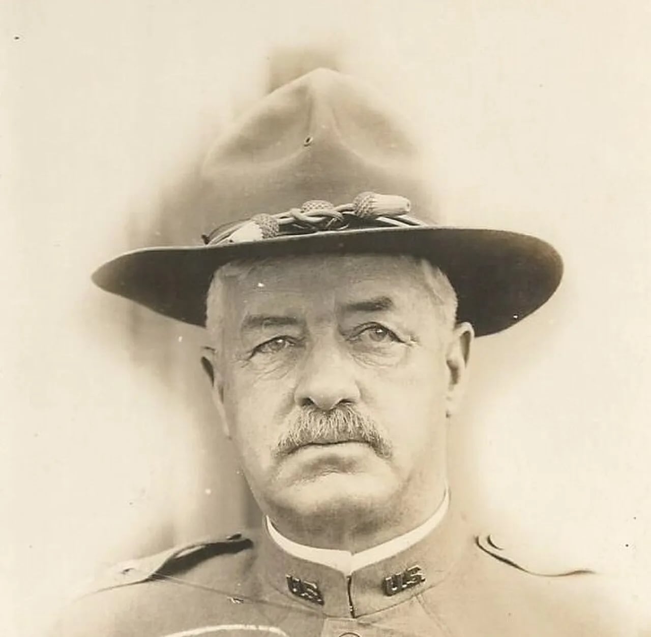 Porträt von Edward Hinkley Plummer (1855–1927) – Gedenkseite
