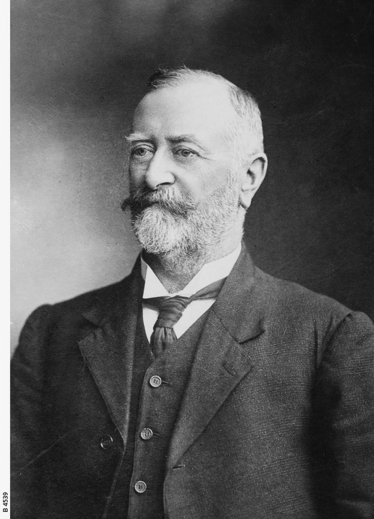 Portrait of Alfred Searcy (1854–1925) – memorial page