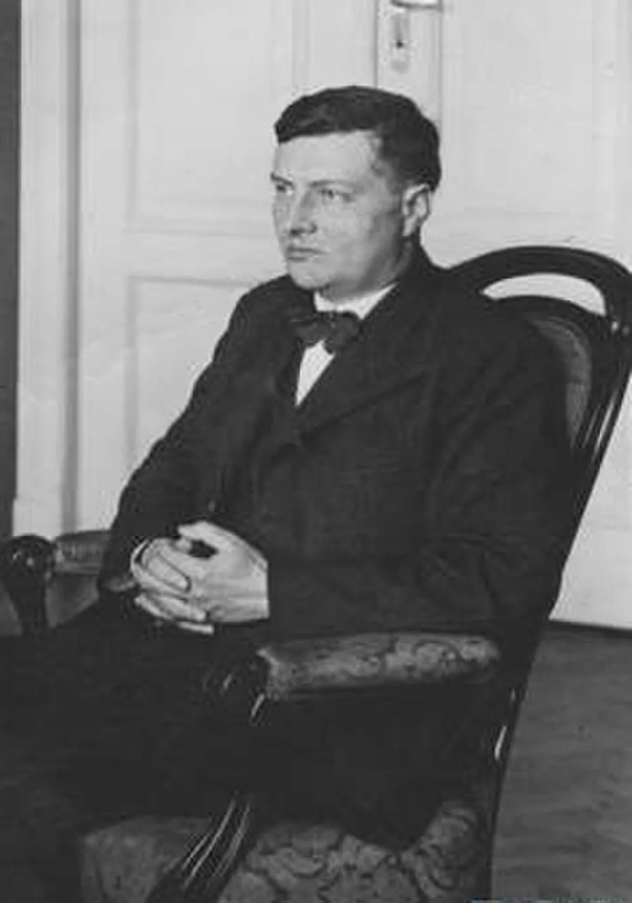 Portrait of Aleksander Jabłoński (1898–1980) – memorial page