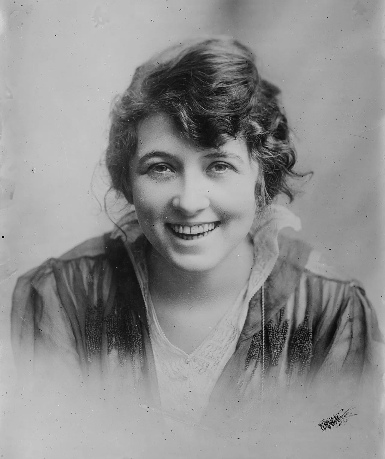 Portrait of Adele Rowland (1883–1971) – memorial page