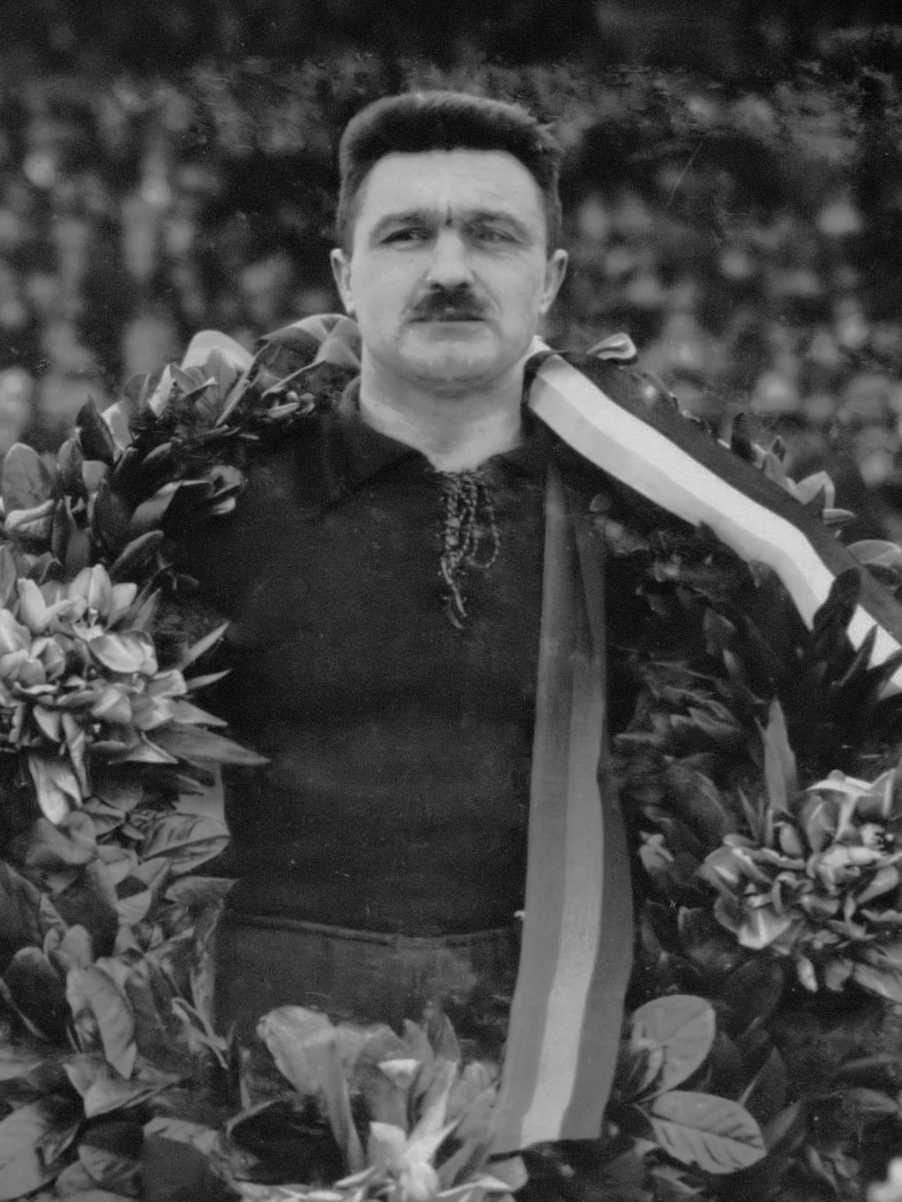 Portrait of Armand Swartenbroeks (1892–1980) – memorial page