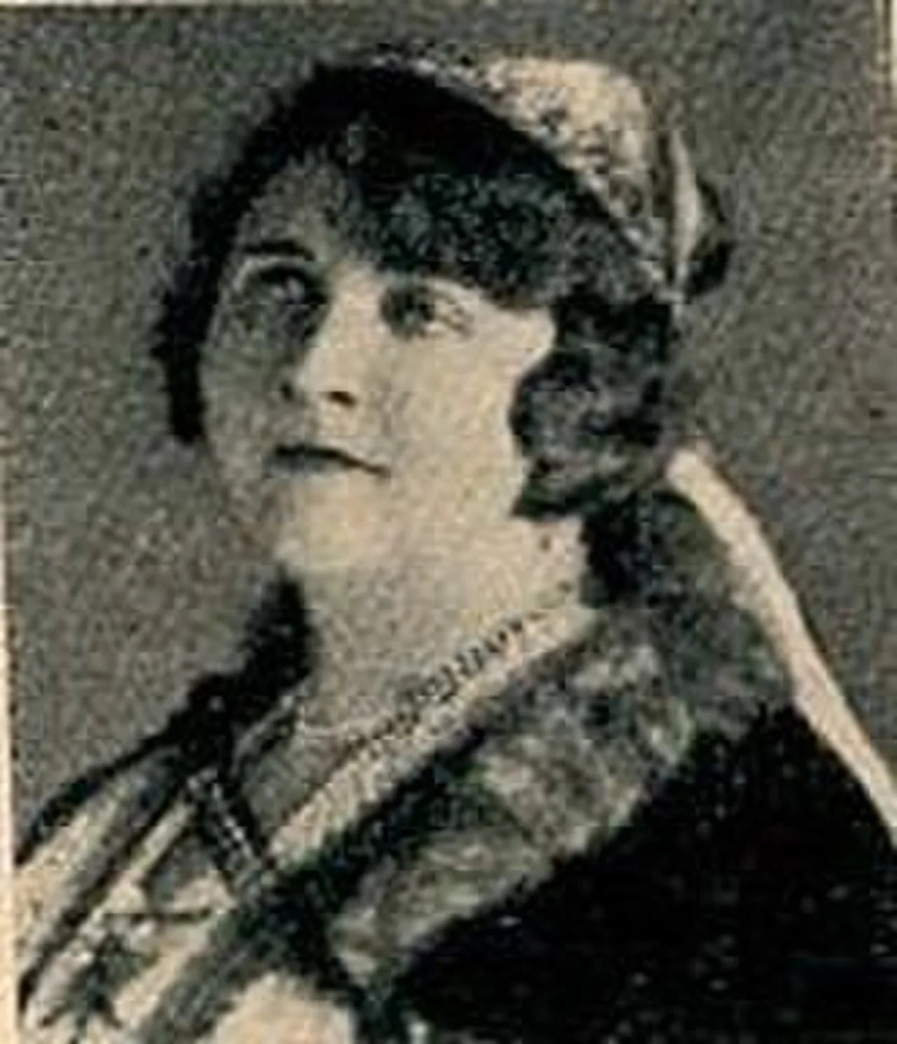 Portrait of Lilla Melczer (1890–1965) – memorial page