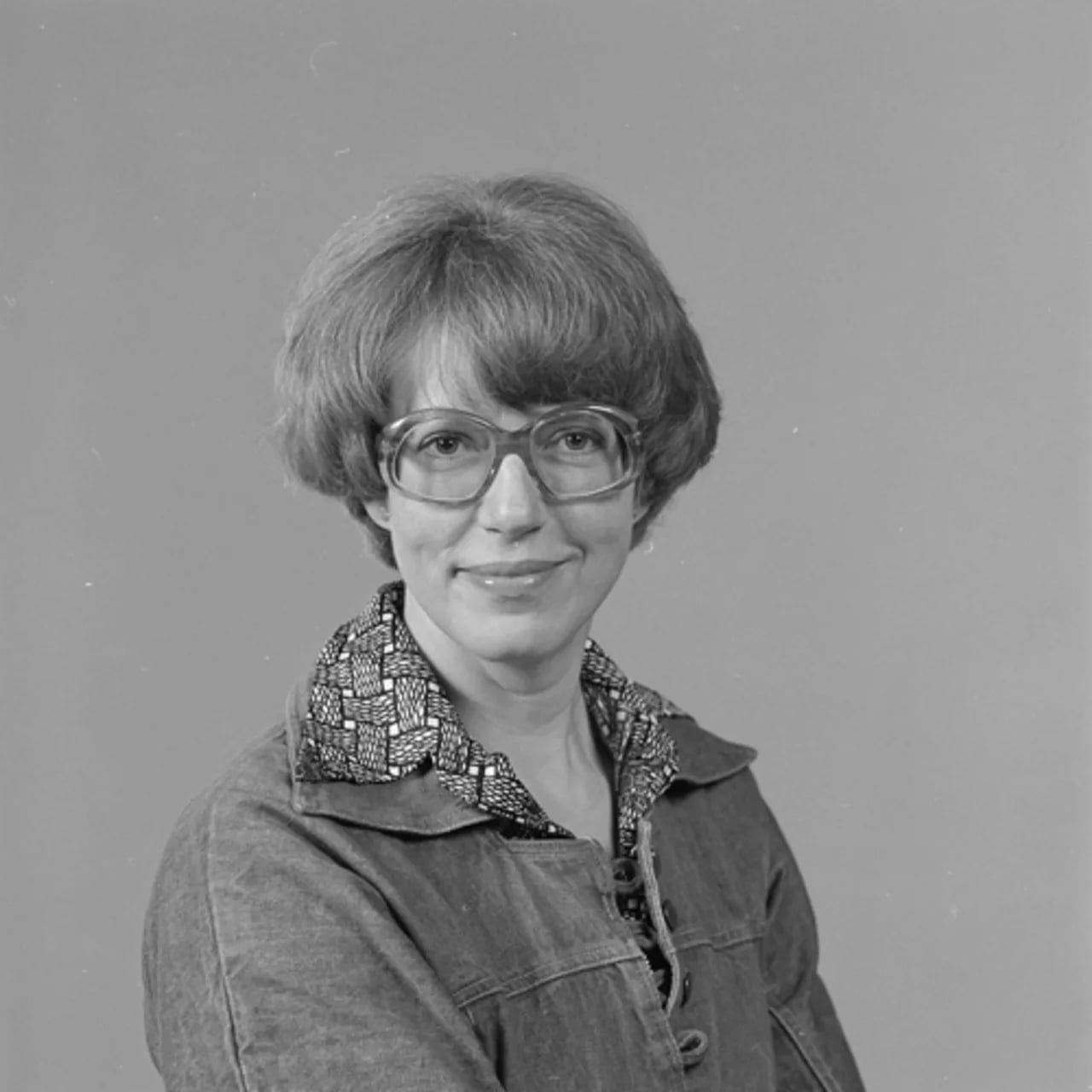 Portrait of Corry van der Linden (1937–2015) – memorial page