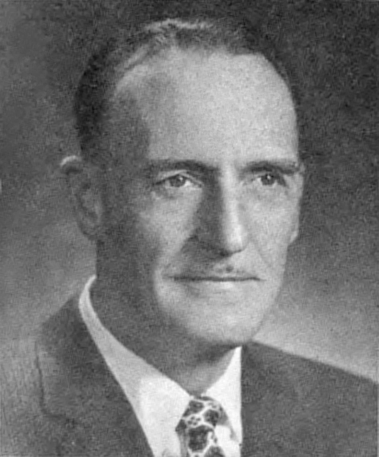 Portrait of Ralph Julian Rivers (1903–1976) – memorial page