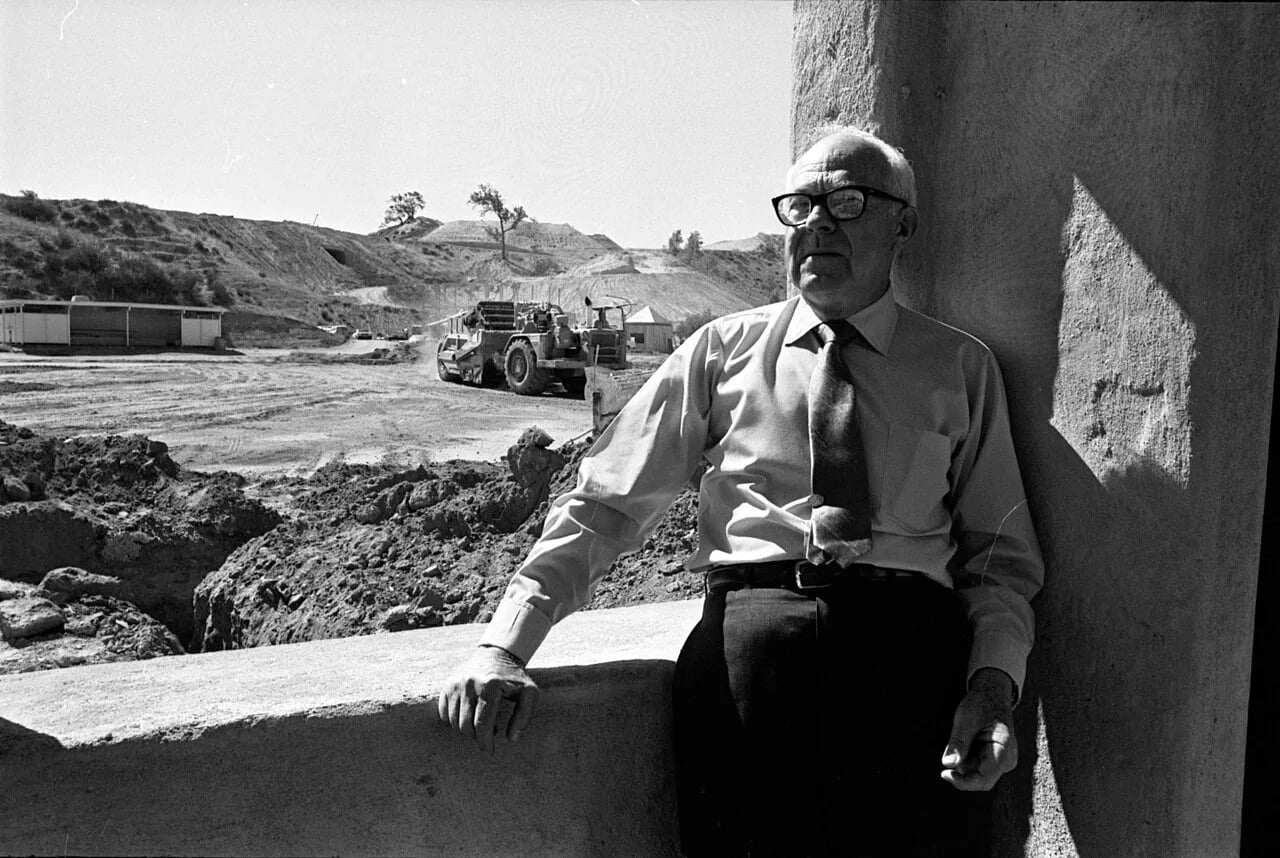 Portrait of Randall Duell (1903–1992) – memorial page